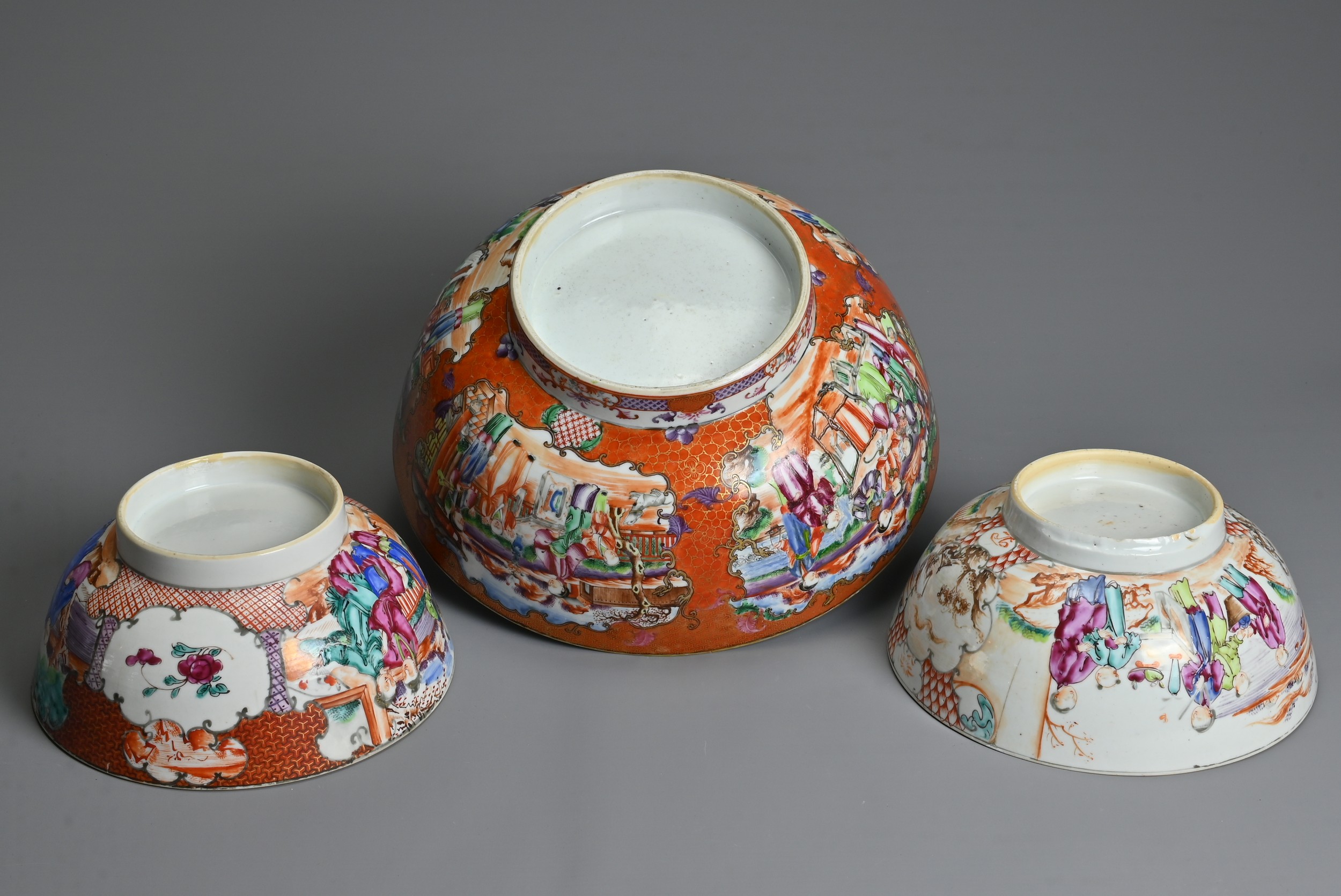 THREE CHINESE FAMILLE ROSE PORCELAIN BOWLS, 18TH CENTURY. Of graduating sizes decorated with various - Image 3 of 6
