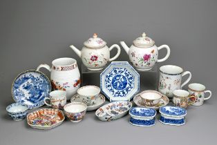 A QUANTITY OF CHINESE EXPORT PORCELAIN ITEMS, 18TH CENTURY. Famille rose and blue and white