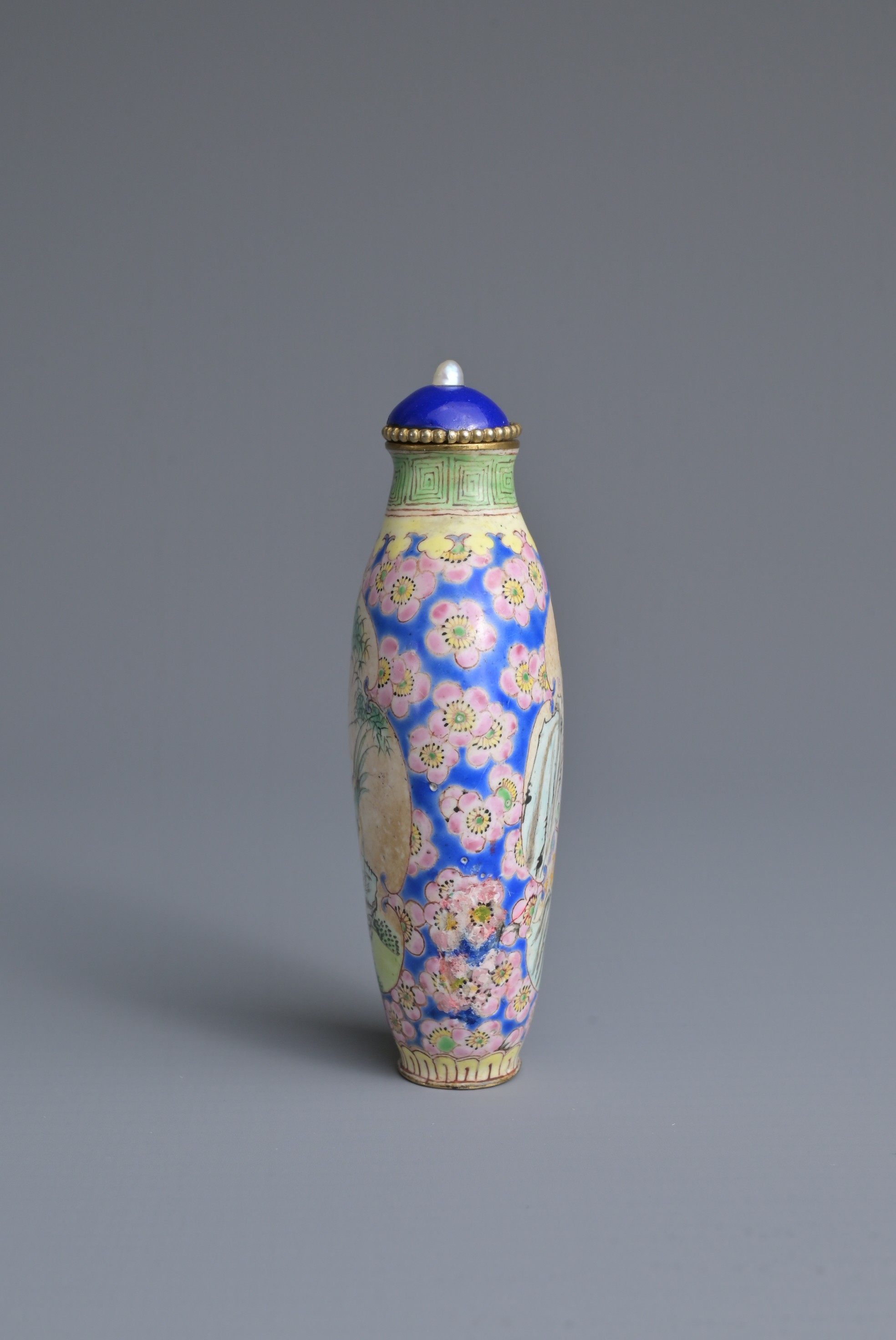 A CHINESE PAINTED ENAMEL SNUFF BOTTLE, QING DYNASTY. Tall ovoid form decorated with cartouche panels - Image 3 of 7