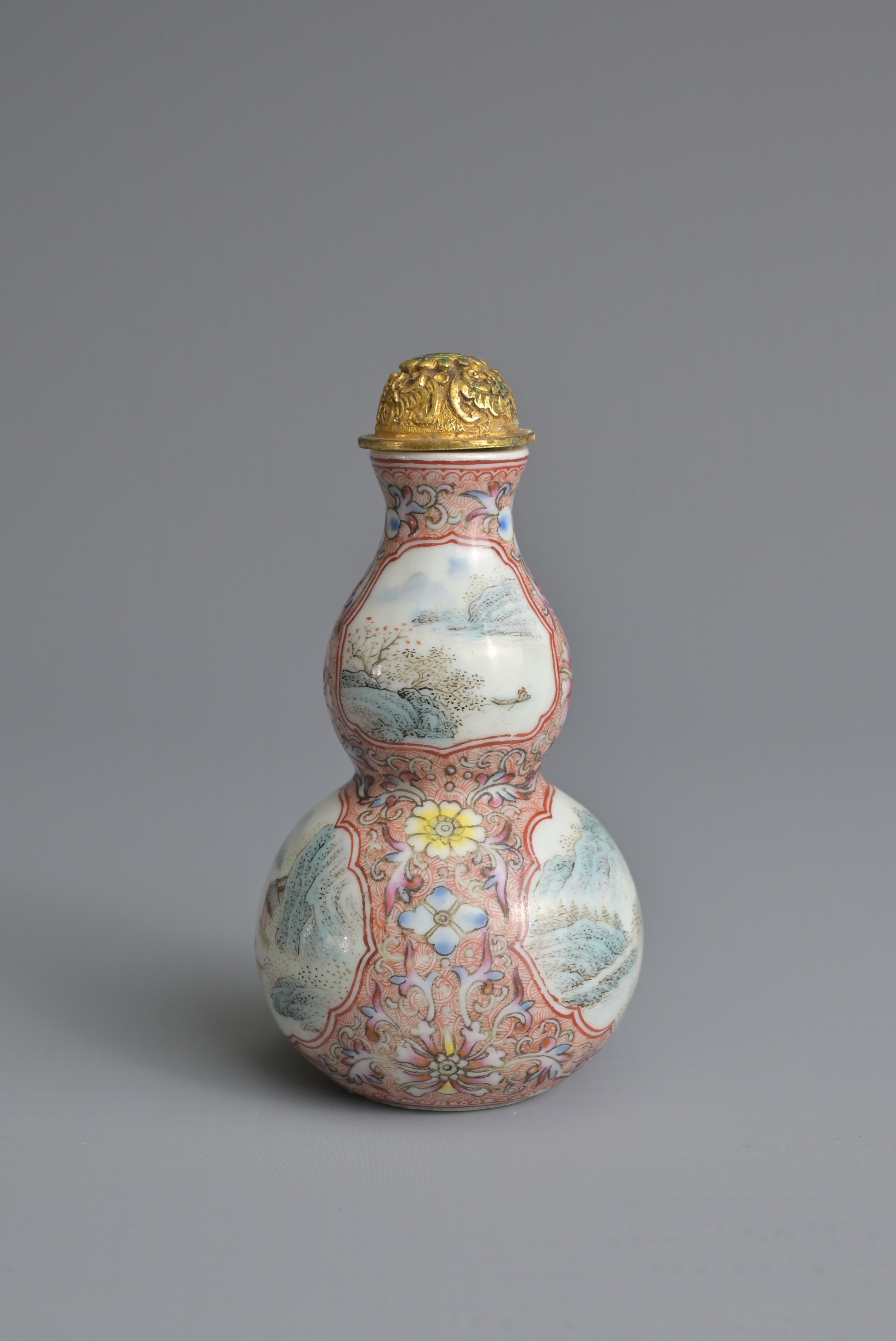 A CHINESE FAMILLE ROSE PORCELAIN SNUFF BOTTLE, 19TH CENTURY. In the form of a double gourd painted - Image 3 of 9