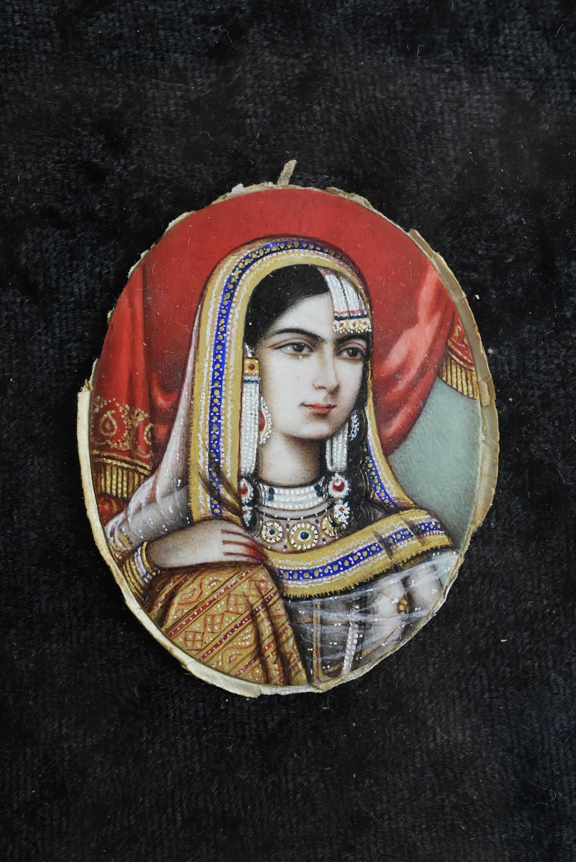 FRAMED INDIAN MINIATURES, LATE 19TH CENTURY. Two gouache on paper, the first with a deer hunt, - Bild 8 aus 14