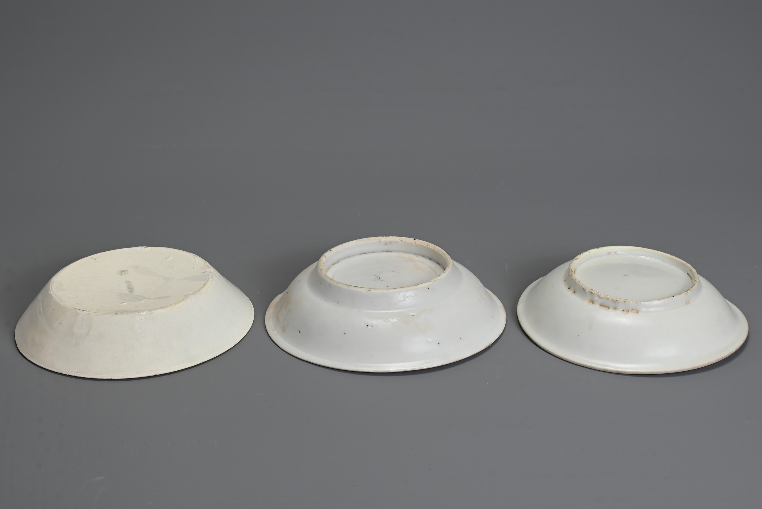 THREE CHINESE PORCELAIN DISHES, SONG AND MING DYNASTY. To include two Blanc de Chine dishes with - Image 4 of 5