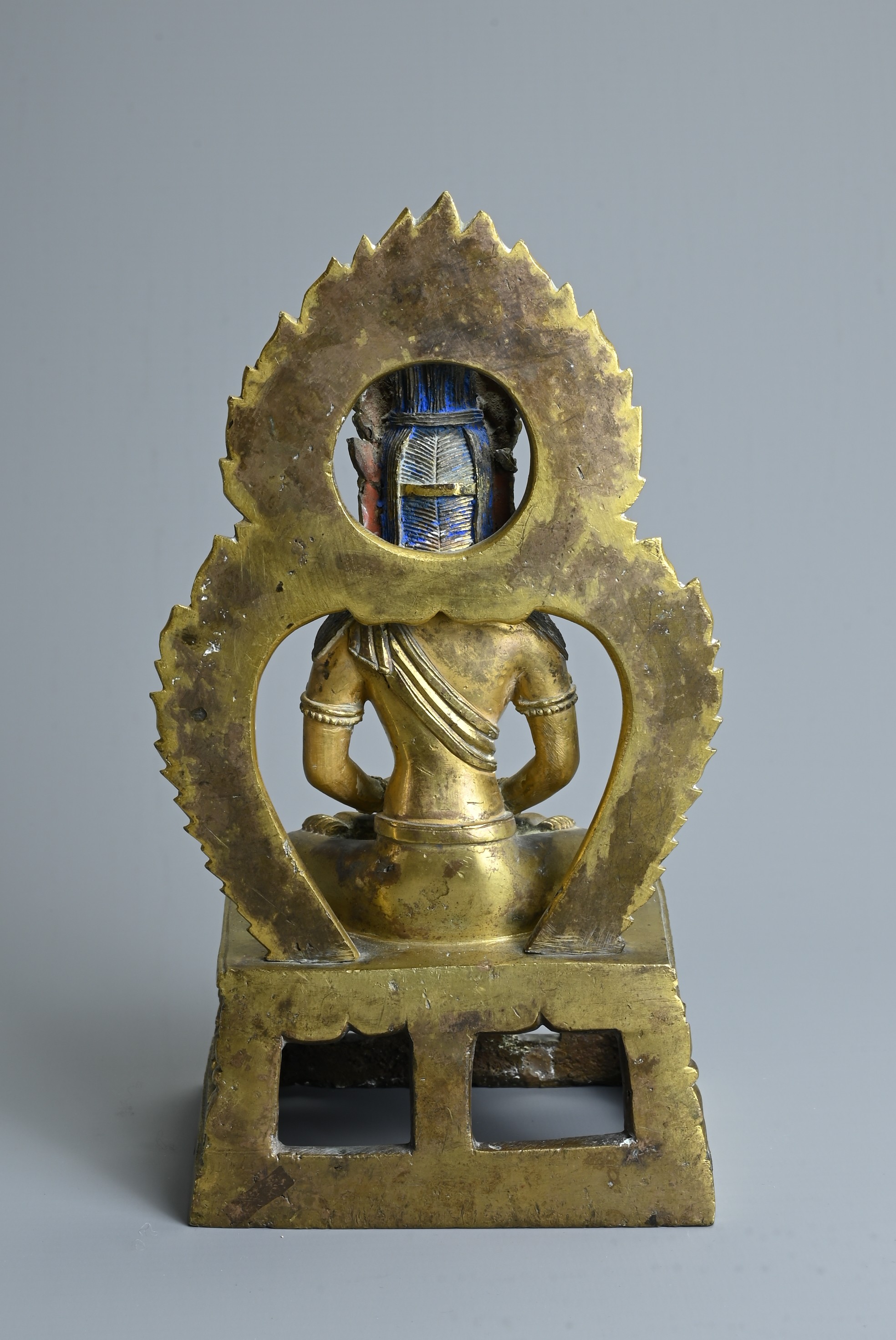 A CHINESE GILT BRONZE FIGURE OF AMITAYUS, QIANLONG PERIOD (1736-1795). The Buddha seated on an - Image 5 of 7