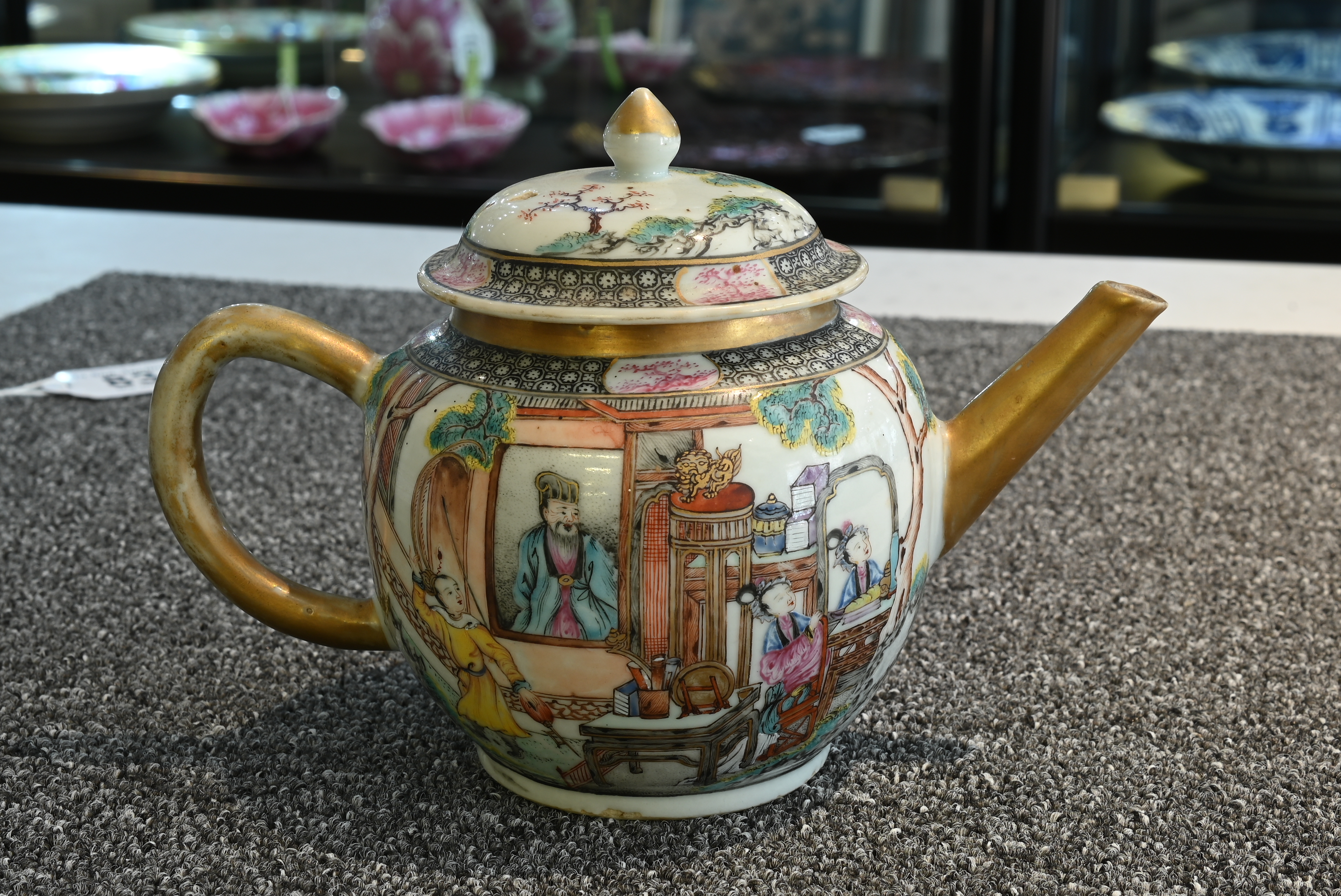 A FINE CHINESE FAMILLE ROSE PORCELAIN TEAPOT, 18TH CENTURY - Image 11 of 21