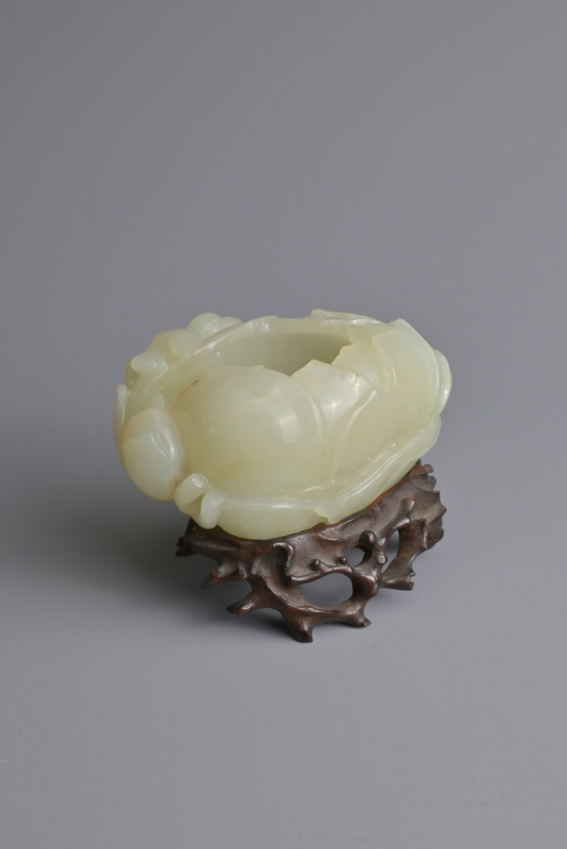 A CHINESE PALE CELADON JADE BRUSH WASHER ON WOODEN STAND, QING DYNASTY. Carved in the form of a - Image 5 of 29