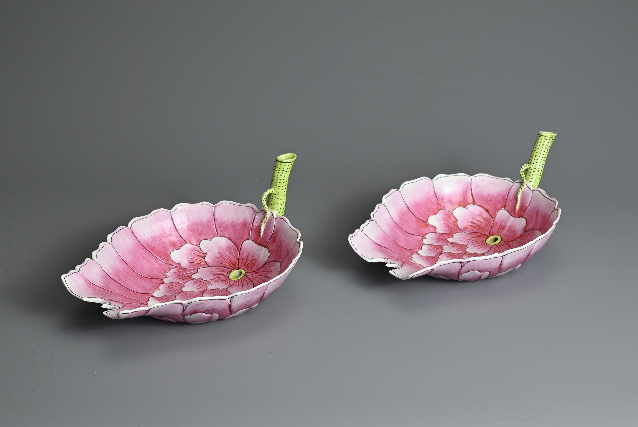 A PAIR OF CHINESE FAMILLE ROSE PORCELAIN LOTUS CUPS, GUANGXU MARK. Each cup in the form of a lotus - Image 2 of 7