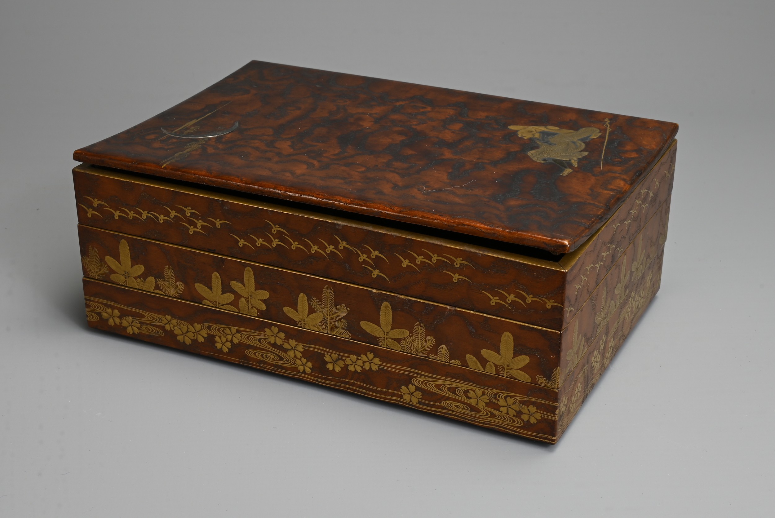 A JAPANESE LATE MEIJI PERIOD-TAISHO, (LATE 19TH/EARLY 20TH CENTURY), THREE-TIER LACQUER - Image 6 of 7