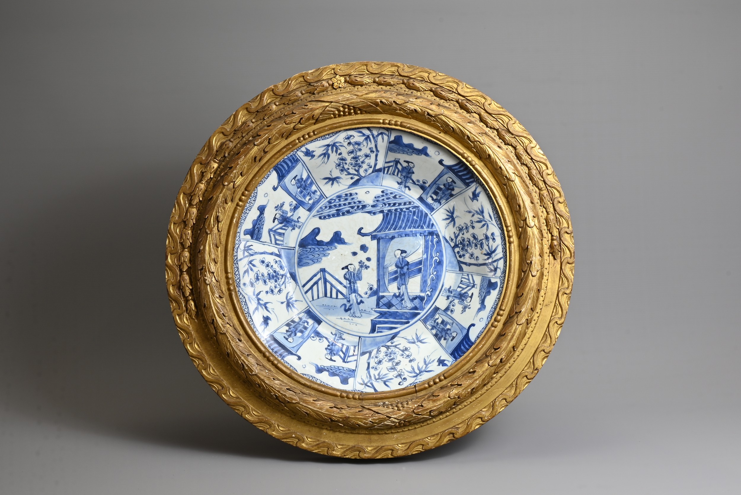 A LARGE CHINESE BLUE AND WHITE PORCELAIN DISH, 18TH CENTURY. The dish with octagonal lobbed sides