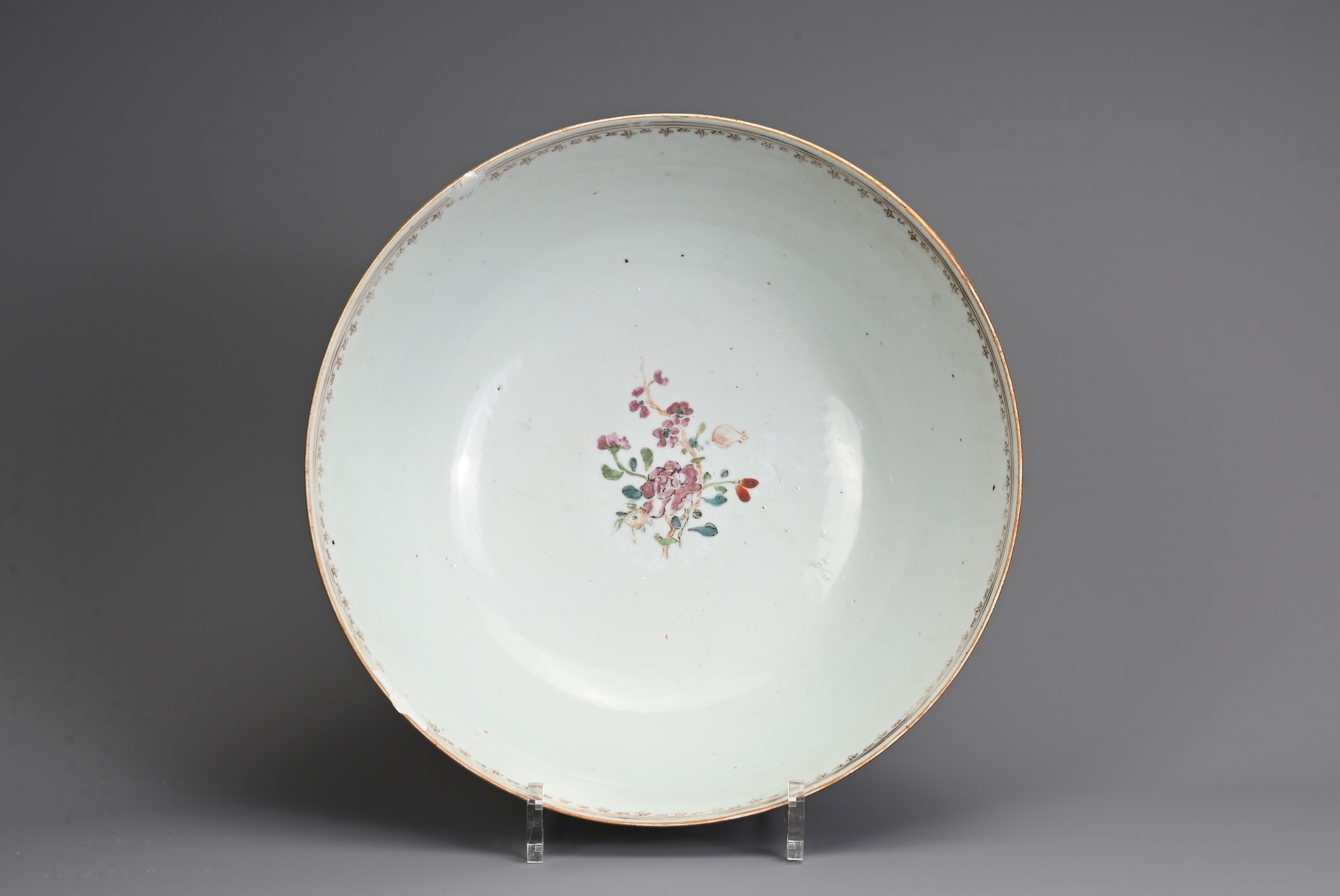 A CHINESE FAMILLE ROSE PORCELAIN PUNCH BOWL, 18TH CENTURY. Decorated with figures in a courtyard - Image 6 of 6