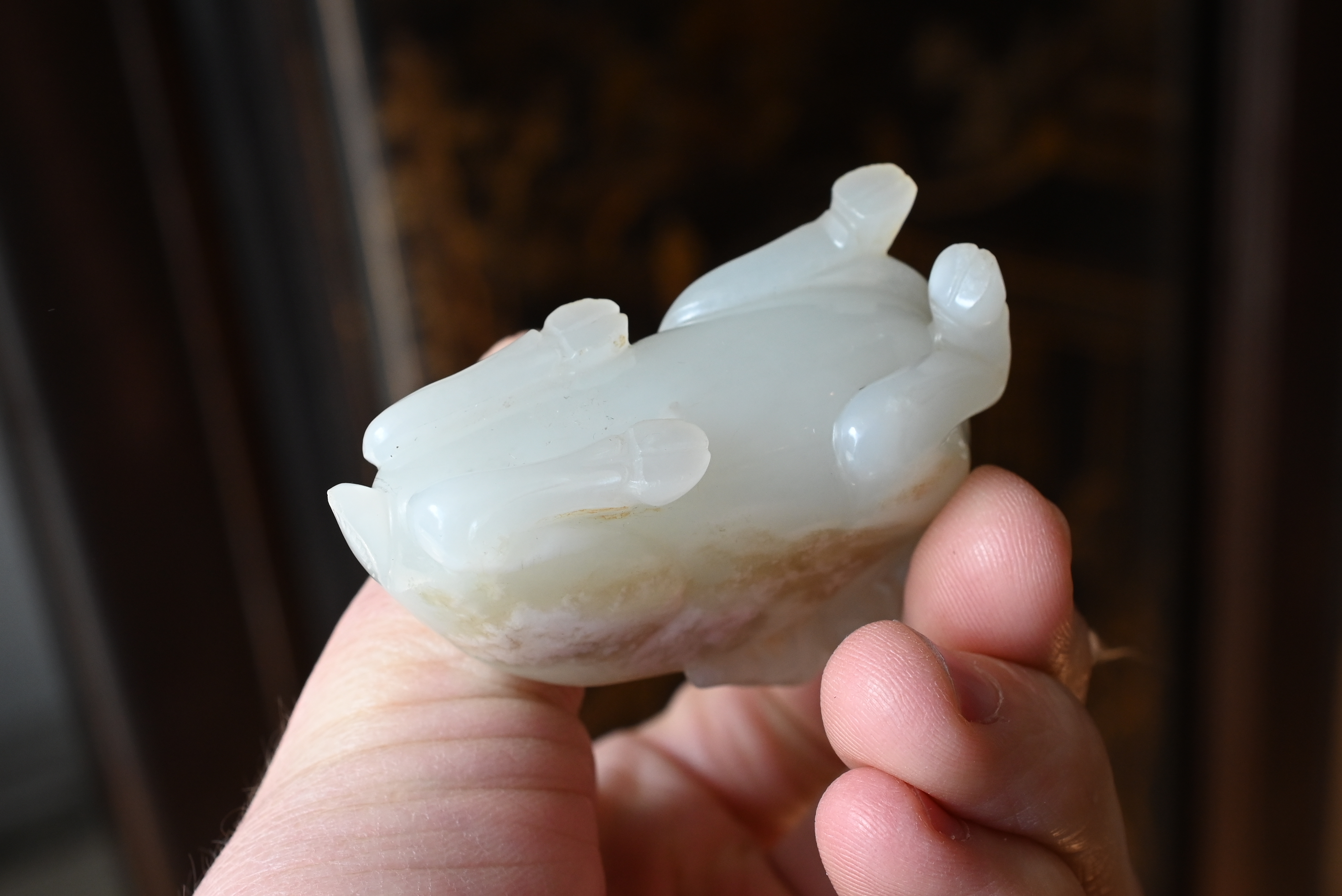 A CHINESE WHITE JADE CARVING OF A DEER, QING DYNASTY. Carved and pierced in the form of a - Bild 14 aus 16