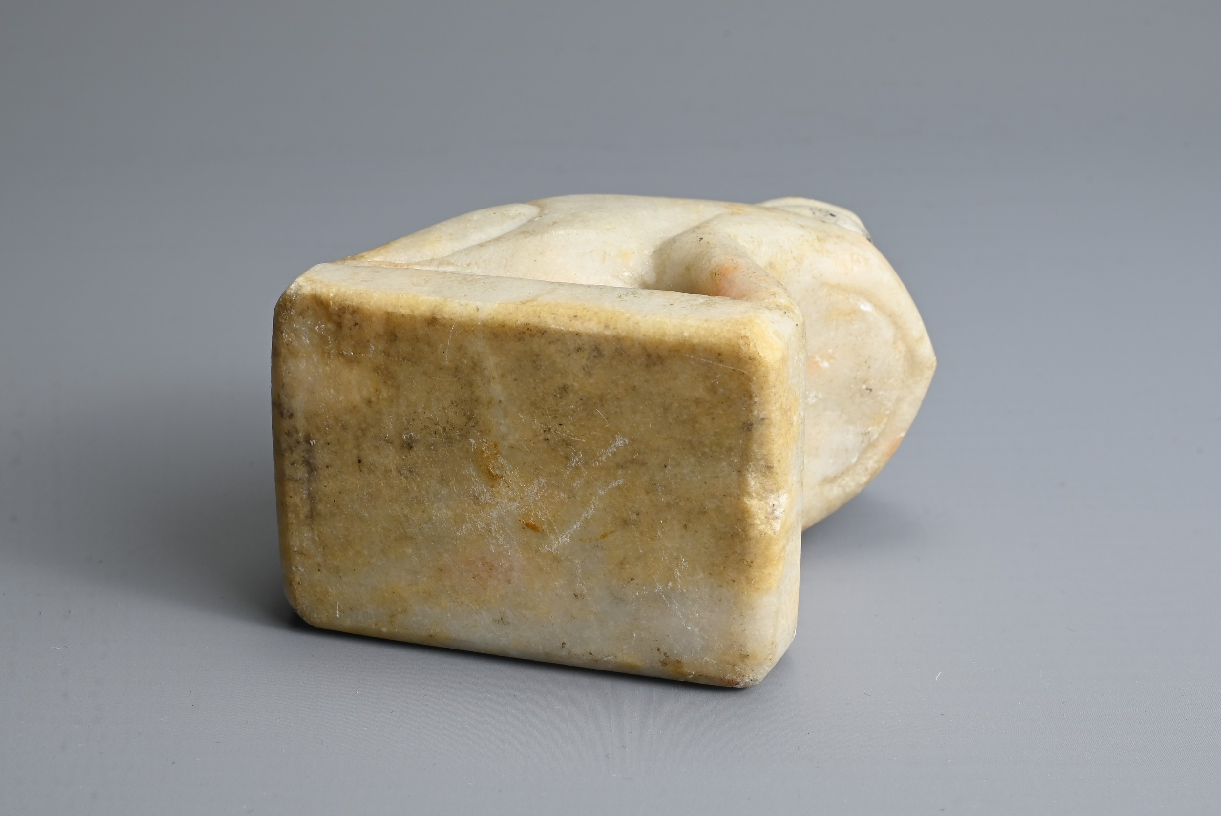 A CHINESE WHITE MABLE MODEL OF A FROG, TANG DYNASTY OR LATER. Seated on a rectangular base with - Image 6 of 7
