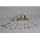 A GROUP OF CHINESE EXPORT SILVER ITEMS, 19/20TH CENTURY. To include a toast rack, stamped Tai Hua in
