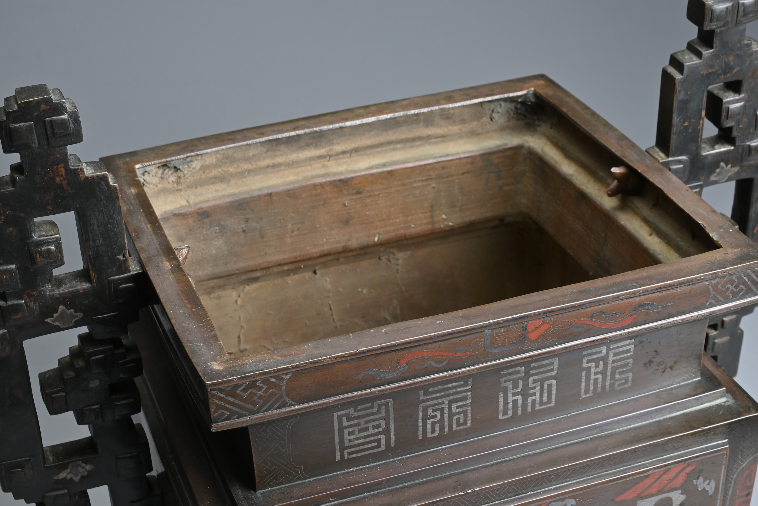 A LARGE AND IMPRESSIVE VIETNAMESE SILVER AND COPPER INLAID BRONZE CENSER ON STAND, 19/20TH - Image 3 of 11