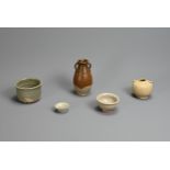 A GROUP OF CHINESE CERAMIC ITEMS, SONG / MING DYNASTY. To include a brown glazed ovoid vase with