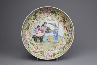 A CHINESE FAMILLE ROSE ENAMELLED PORCELAIN DISH, 20TH CENTURY. Deep dish with rounded sides