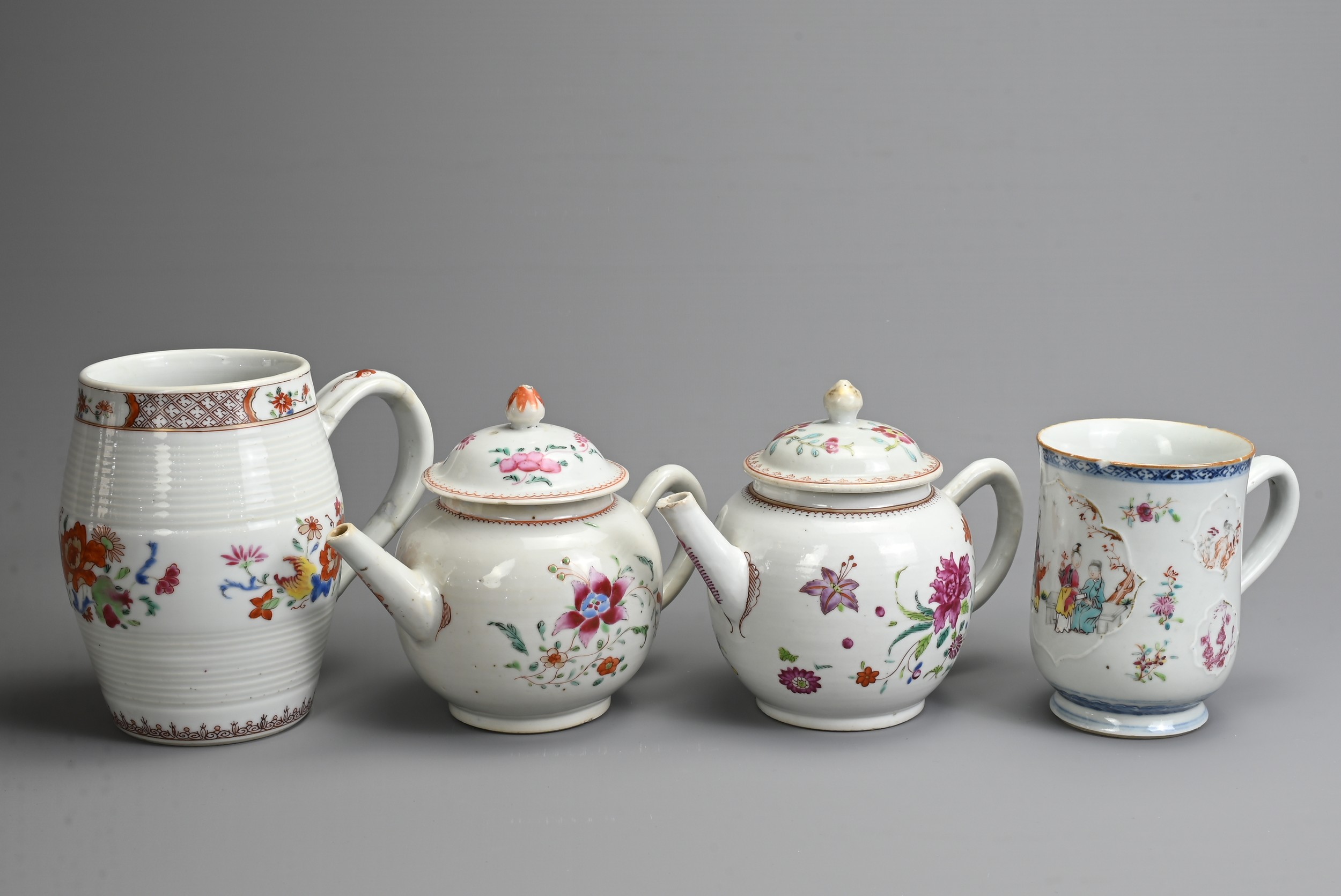 A QUANTITY OF CHINESE EXPORT PORCELAIN ITEMS, 18TH CENTURY. Famille rose and blue and white - Image 9 of 9