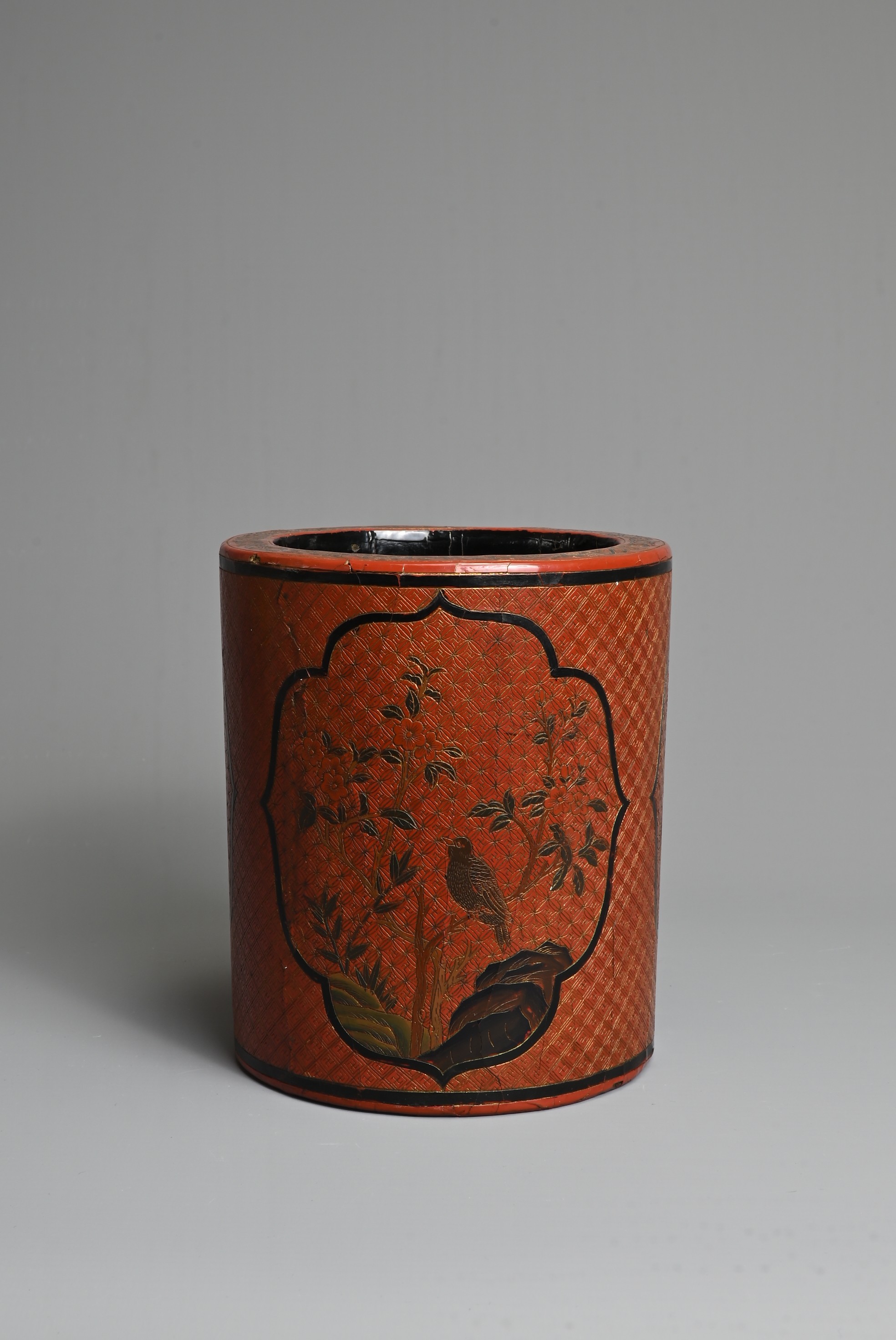 A CHINESE QIANJIN AND TIANQI LACQUER BRUSH POT, BITONG, KANGXI PERIOD. Of cylindrical form with - Image 2 of 9