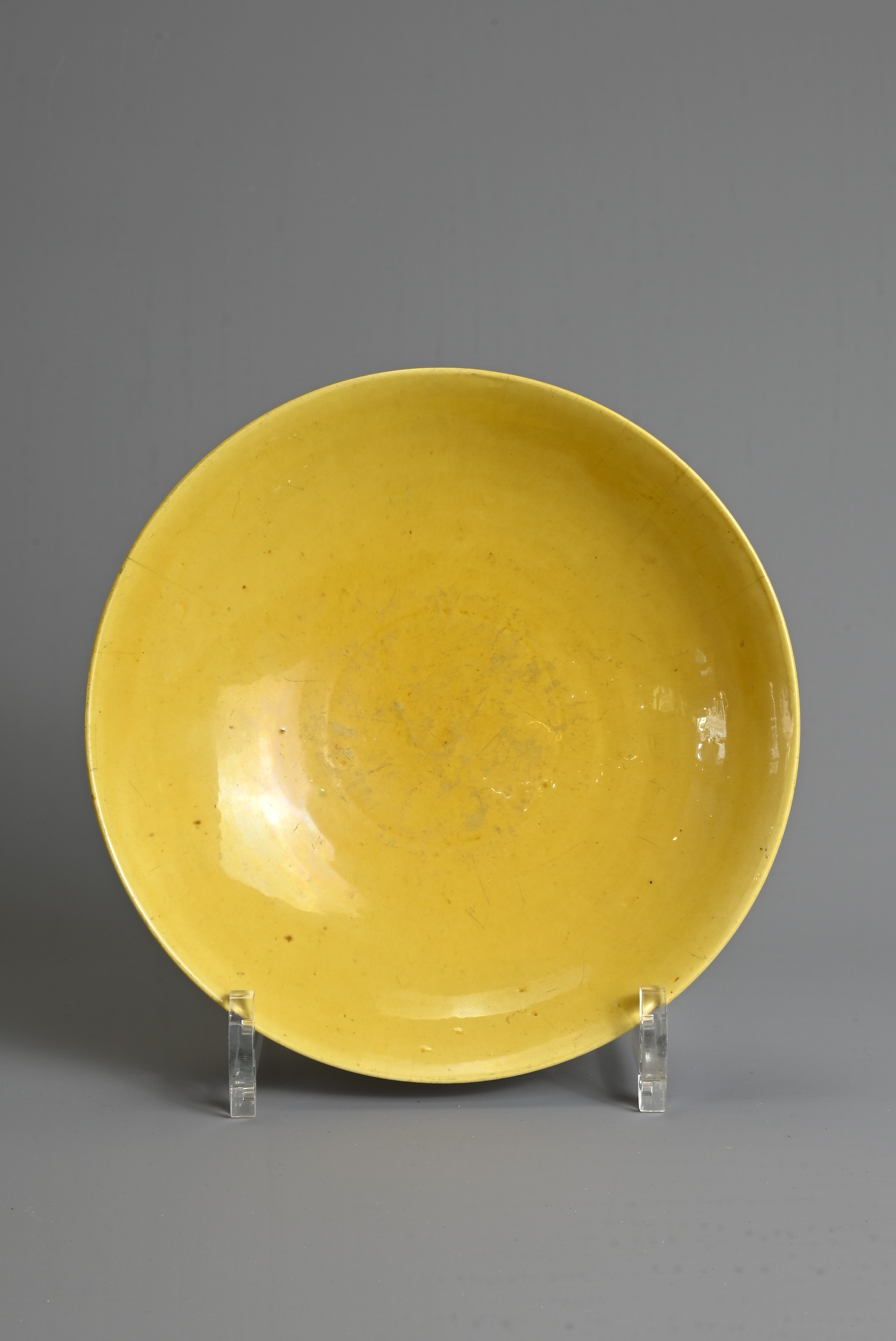 A RARE CHINESE YELLOW GLAZED PORCELAIN SHALLOW BOWL, MARK AND PERIOD OF JIAJING (1522-1566). - Image 4 of 19