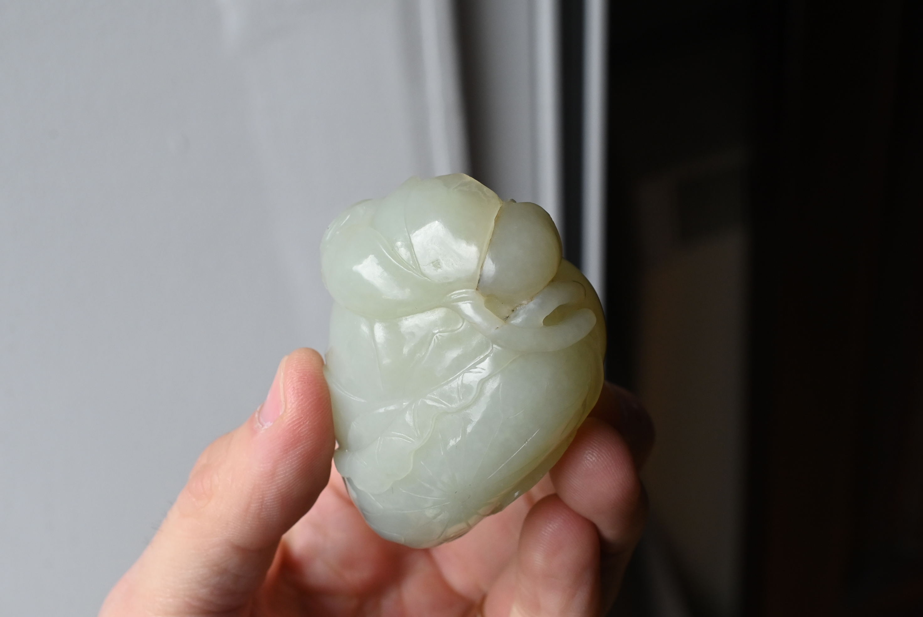 A CHINESE PALE CELADON JADE BRUSH WASHER ON WOODEN STAND, QING DYNASTY. Carved in the form of a - Image 22 of 29