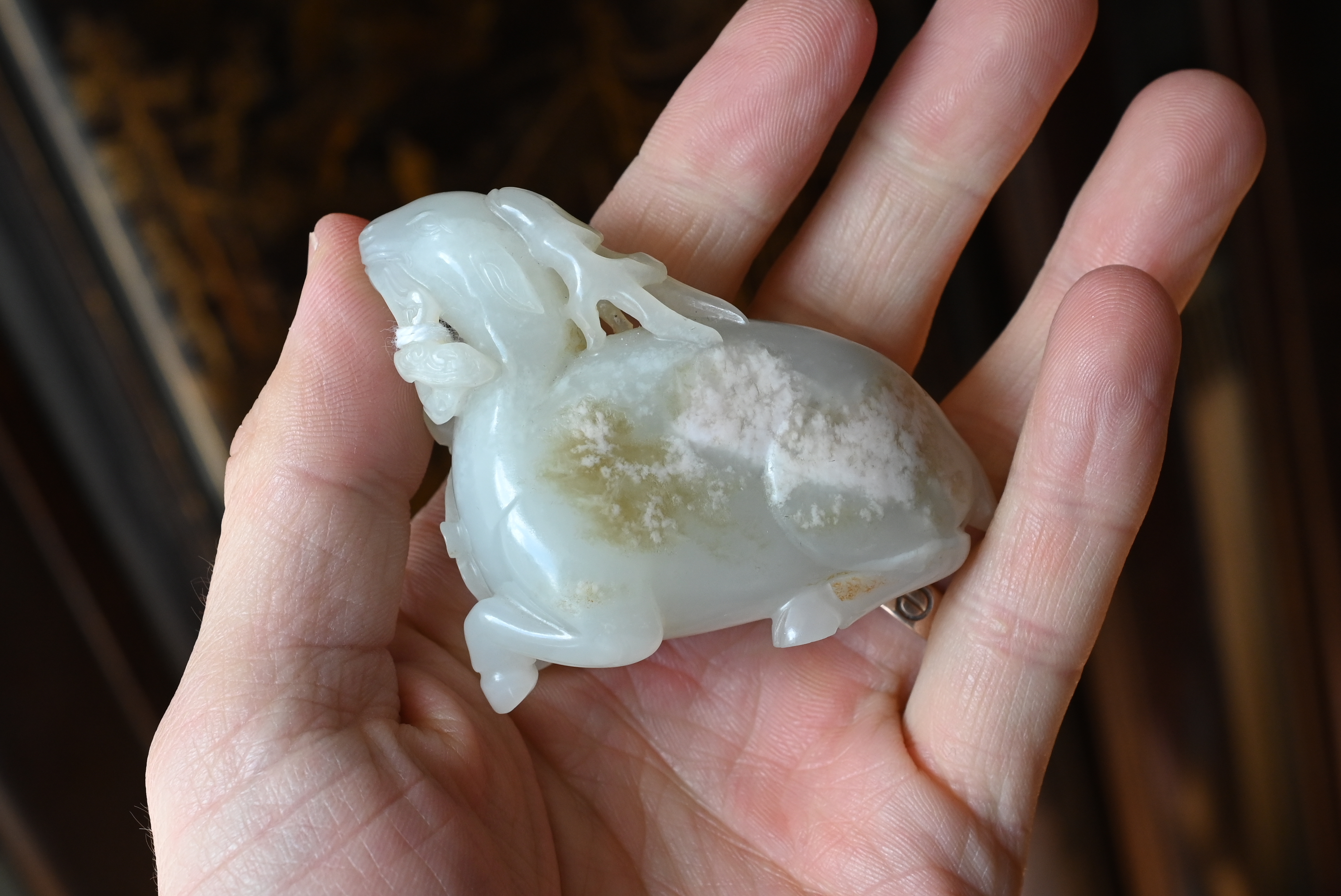 A CHINESE WHITE JADE CARVING OF A DEER, QING DYNASTY. Carved and pierced in the form of a - Bild 15 aus 16