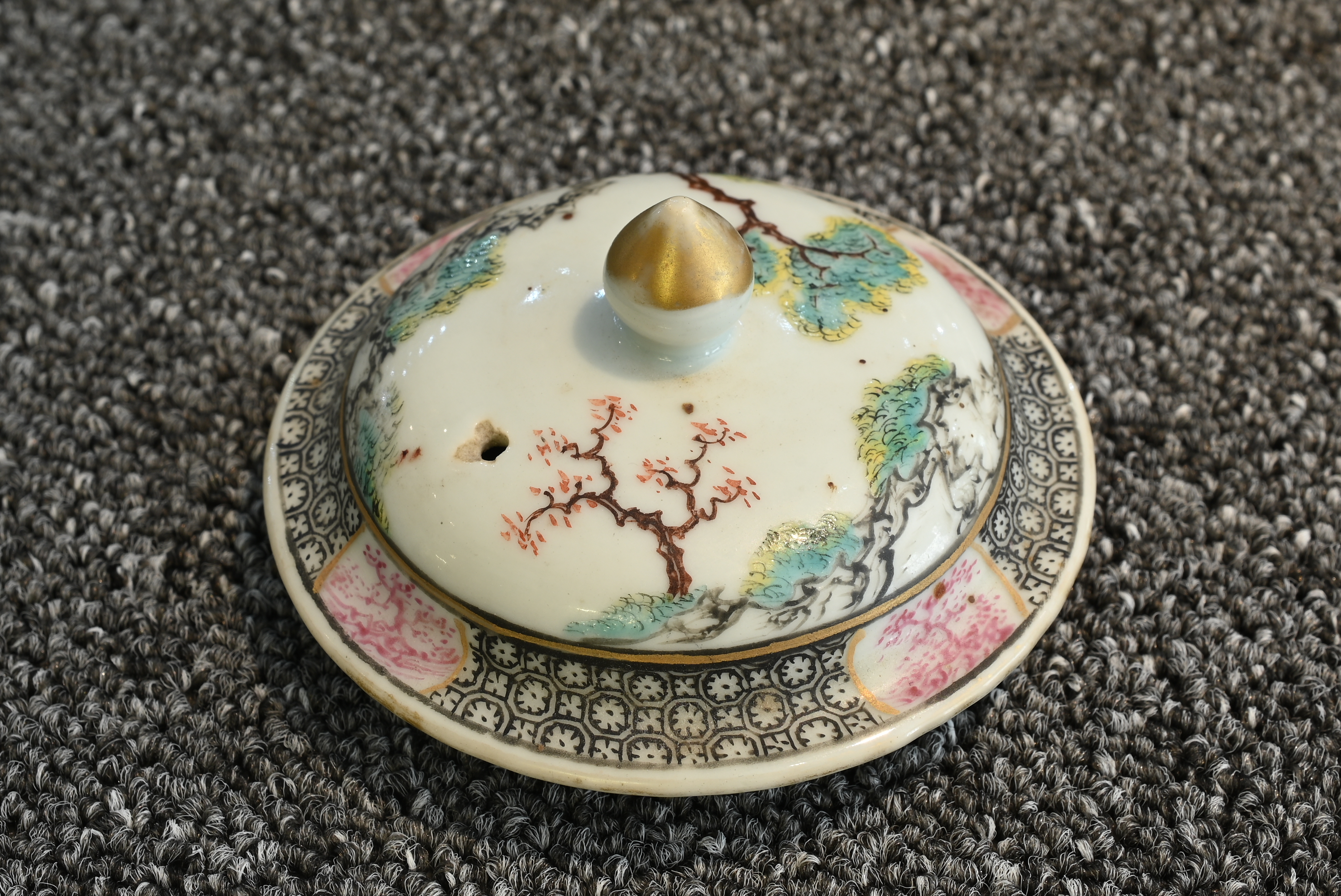 A FINE CHINESE FAMILLE ROSE PORCELAIN TEAPOT, 18TH CENTURY - Image 17 of 21