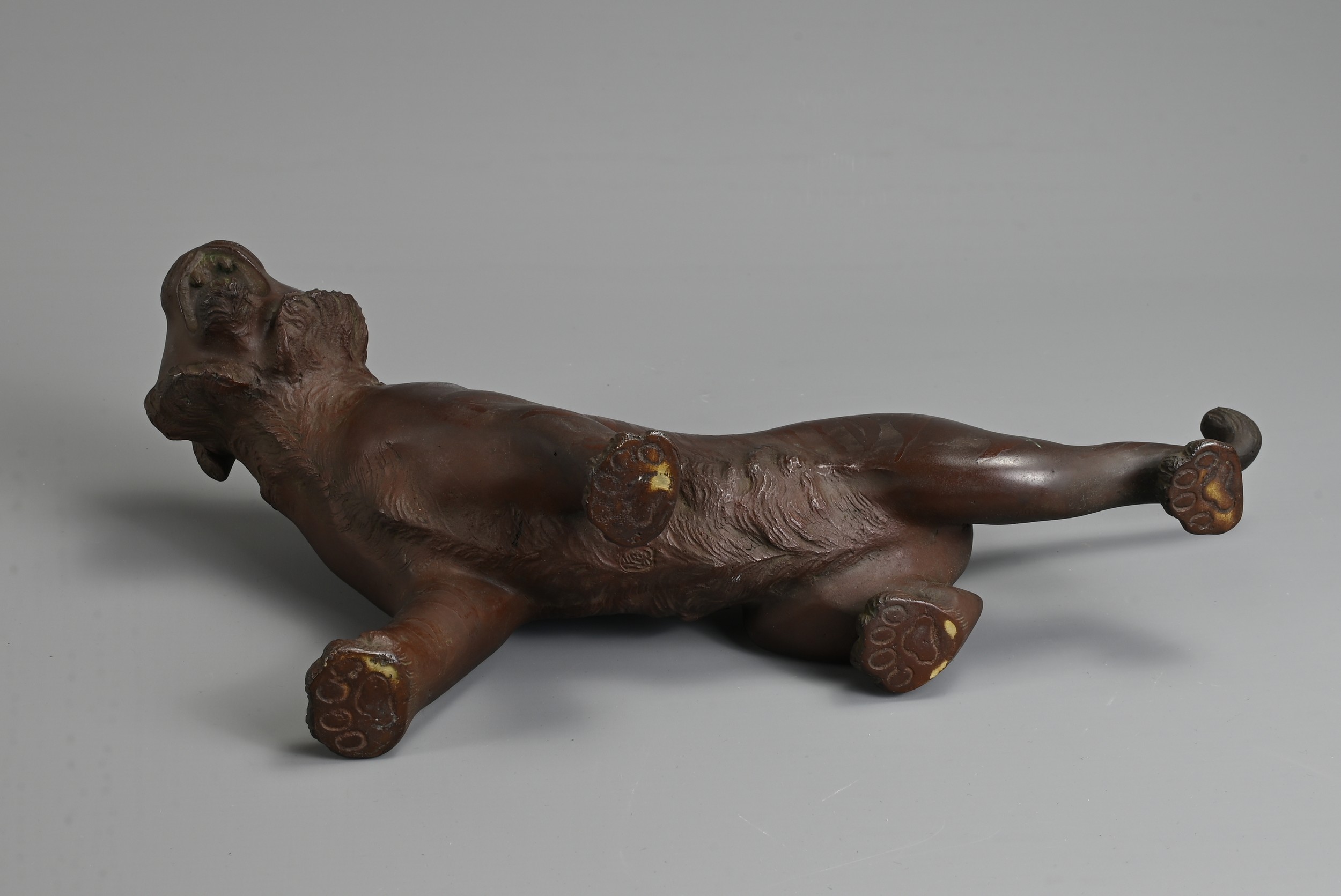 A LATE 19TH/EARLY 20TH CENTURY JAPANESE BRONZE OKIMONO OF A TIGER BY NOBUMITSU. Naturalistically - Image 6 of 7
