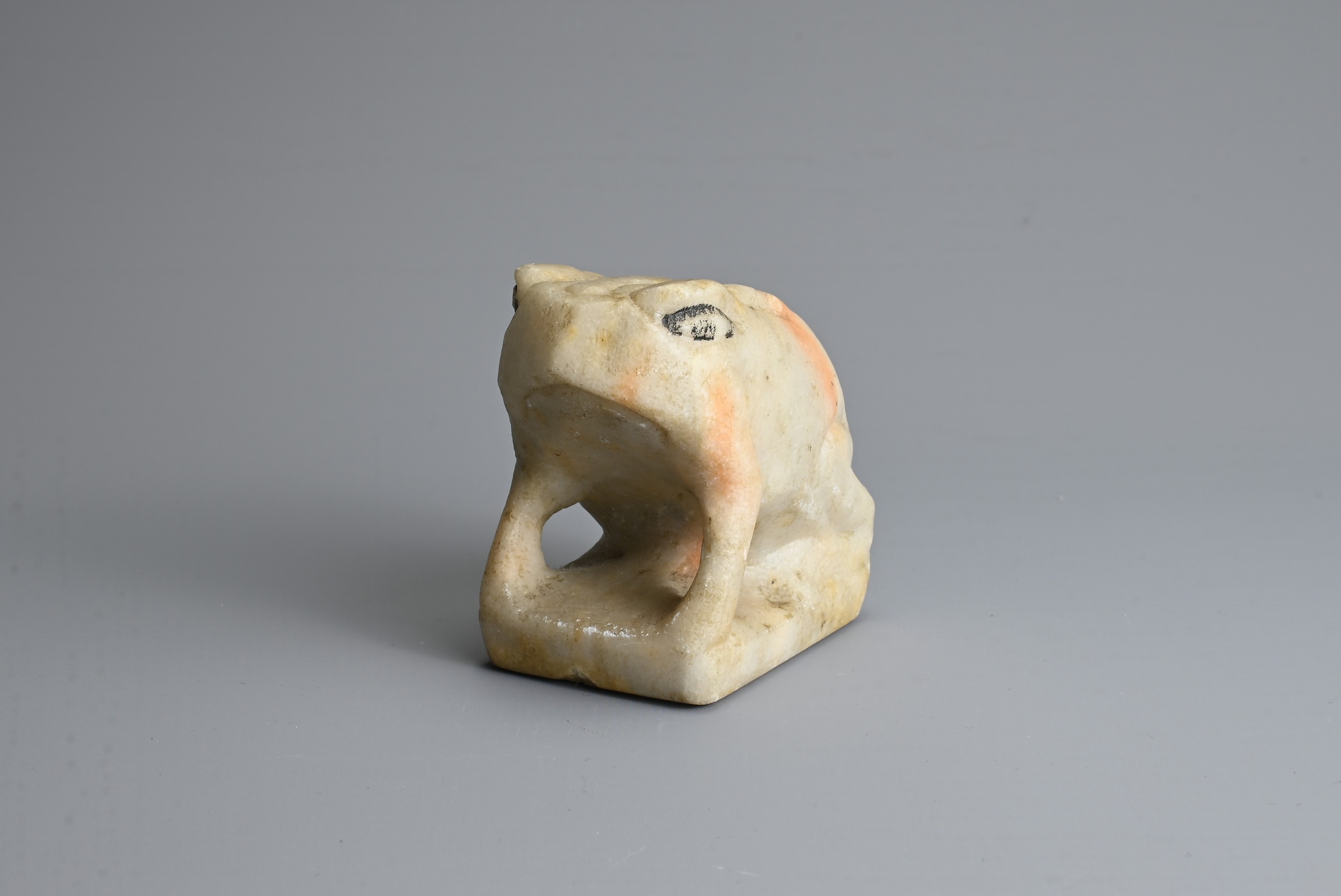 A CHINESE WHITE MABLE MODEL OF A FROG, TANG DYNASTY OR LATER. Seated on a rectangular base with - Image 7 of 7