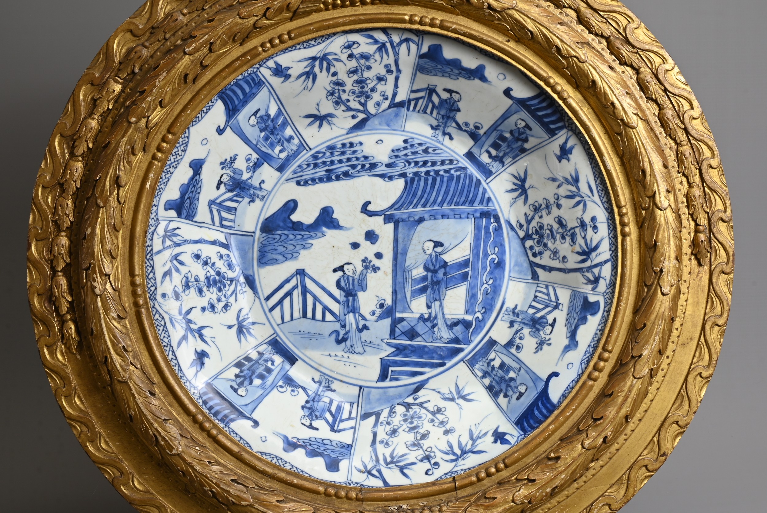 A LARGE CHINESE BLUE AND WHITE PORCELAIN DISH, 18TH CENTURY. The dish with octagonal lobbed sides - Image 2 of 8