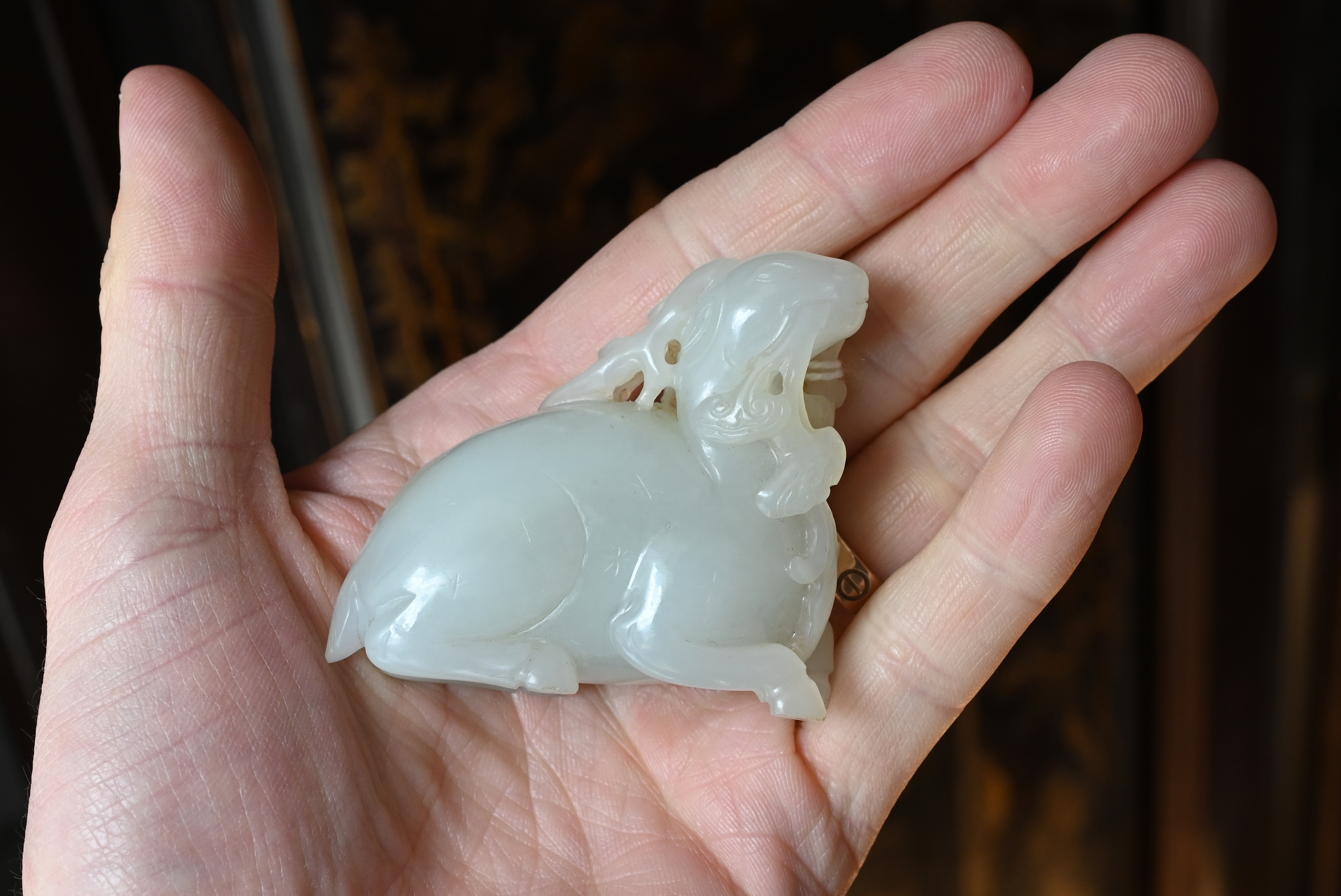 A CHINESE WHITE JADE CARVING OF A DEER, QING DYNASTY. Carved and pierced in the form of a - Bild 16 aus 16