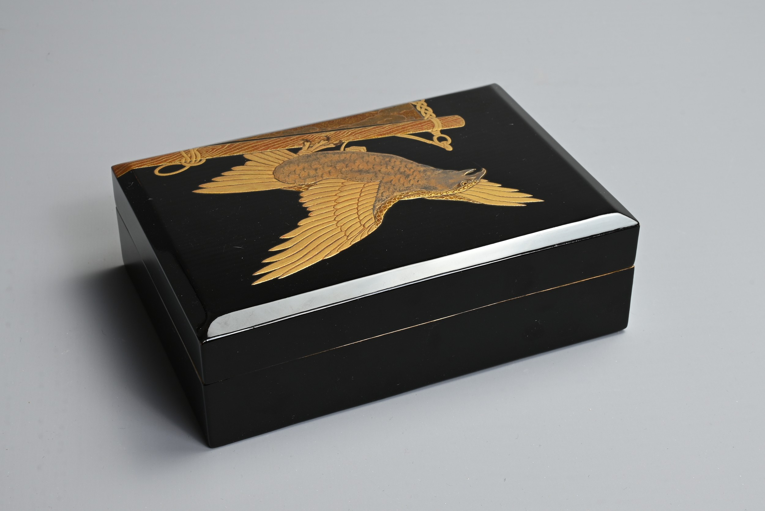 AN EARLY 20TH CENTURY JAPANESE LACQUER LETTER BOX (FUBAKO). Decorated in silver and gold takamaki- - Image 3 of 5