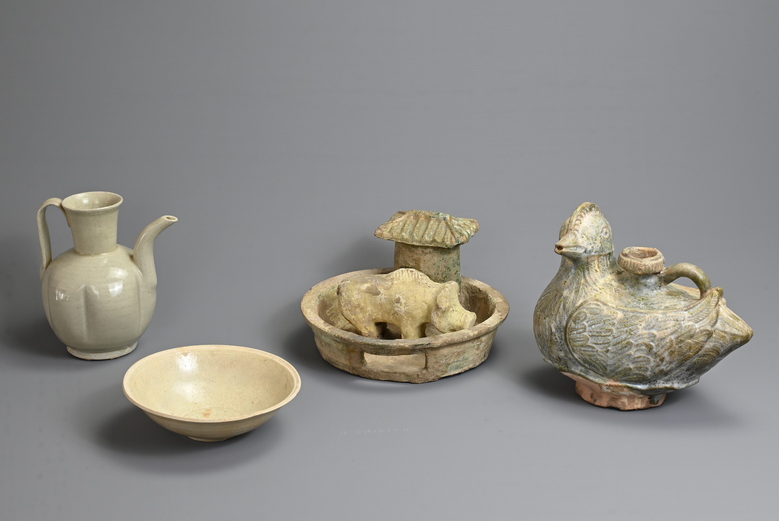 A GROUP OF CHINESE CERAMIC ITEMS, HAN DYNASTY AND LATER. To include a lead glazed pottery model of a