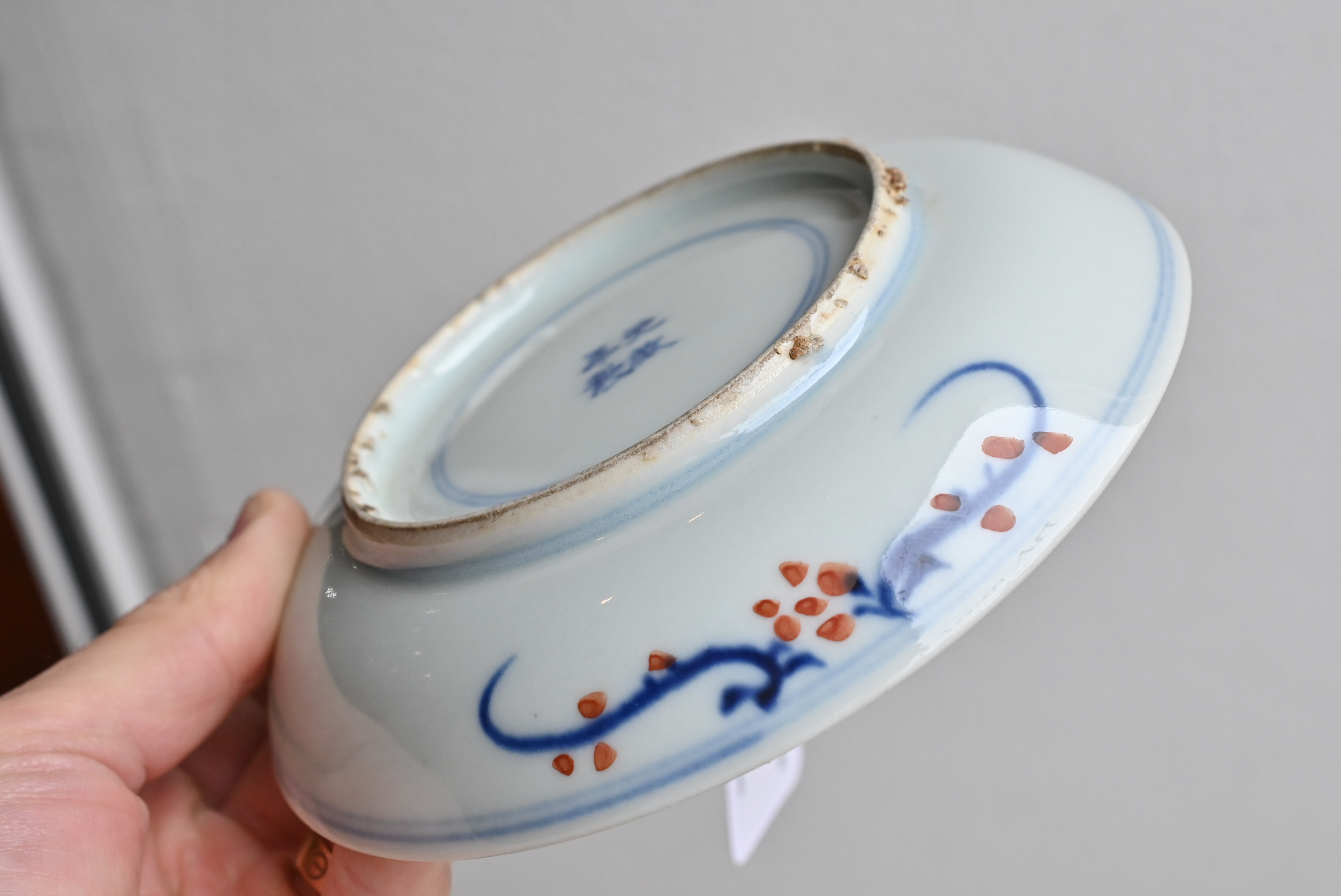 A CHINESE WUCAI PORCELAIN DISH, TIANQI MARK. Circular dish decorated in underglaze blue featuring - Image 15 of 26