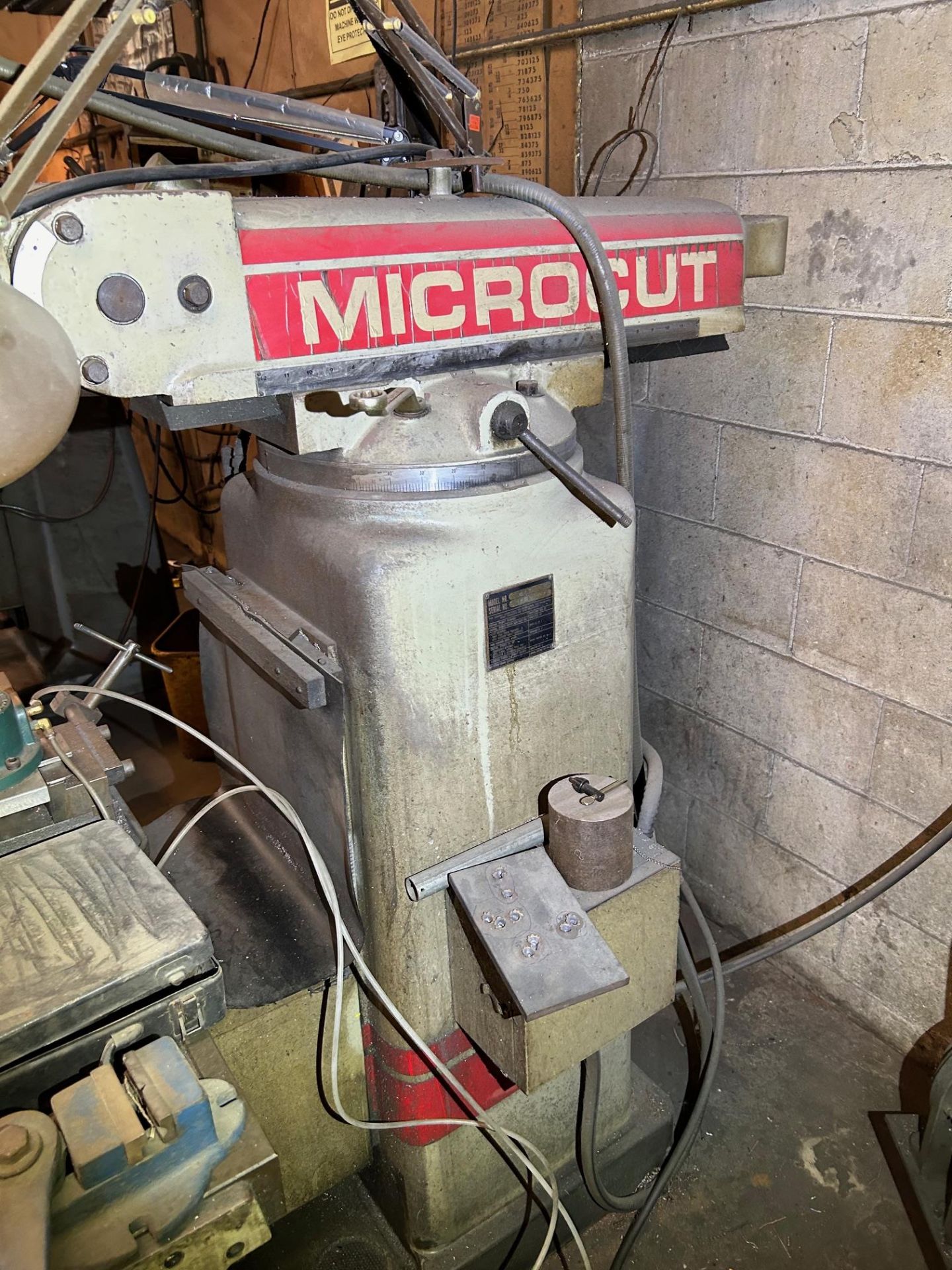 Microcut Vertical Mill with Vise - Image 4 of 11