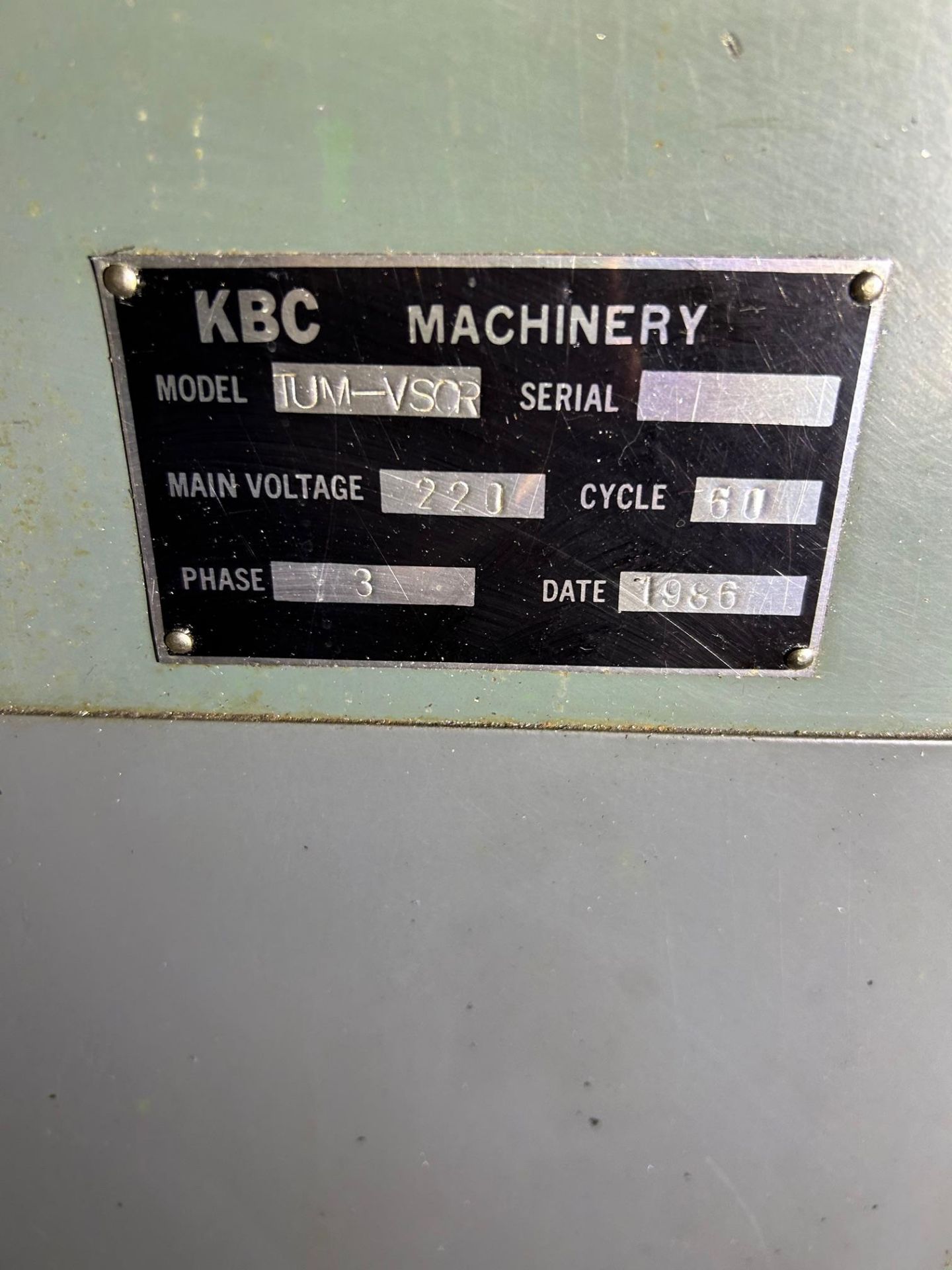 KBC Vertical Mill, Model: TUM-VSCR with Newall Digital Readout - Image 5 of 10