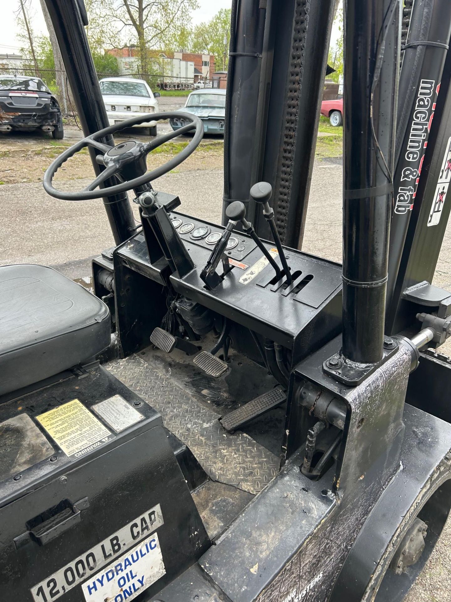 12,000 LB. YALE PROPANE FORKLIFT - Image 5 of 7