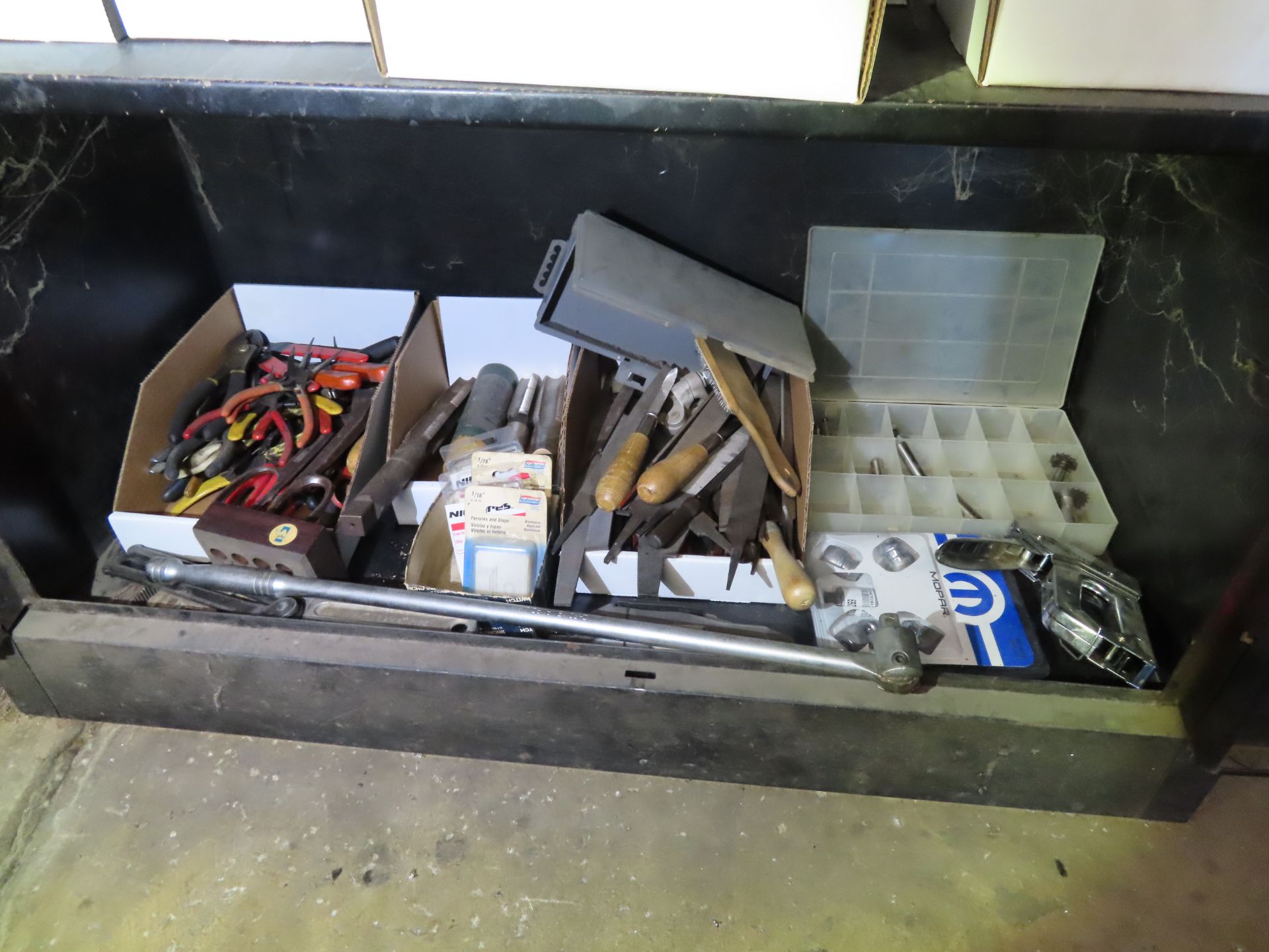 Metal Cabinet and Tooling Contents, Collets, Wrenches, Files, Drill Sets, Chucks, &d Other Tooling - Bild 7 aus 7