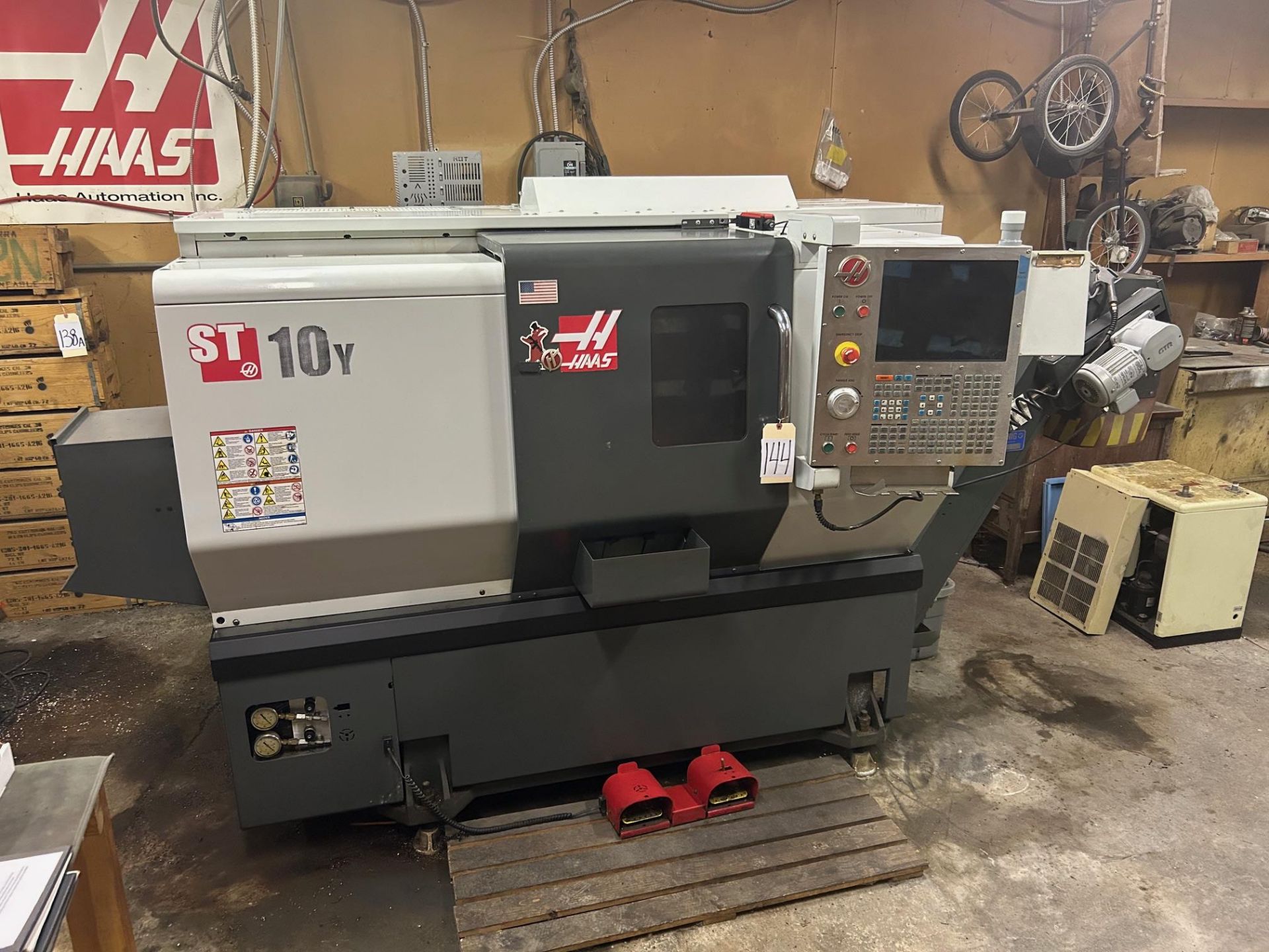 Haas ST-10Y CNC Lathe, (2013) SN: 3095763, Live Tooling, Hennig Chip Conveyor, Model: 30-5494B, incl - Image 13 of 32
