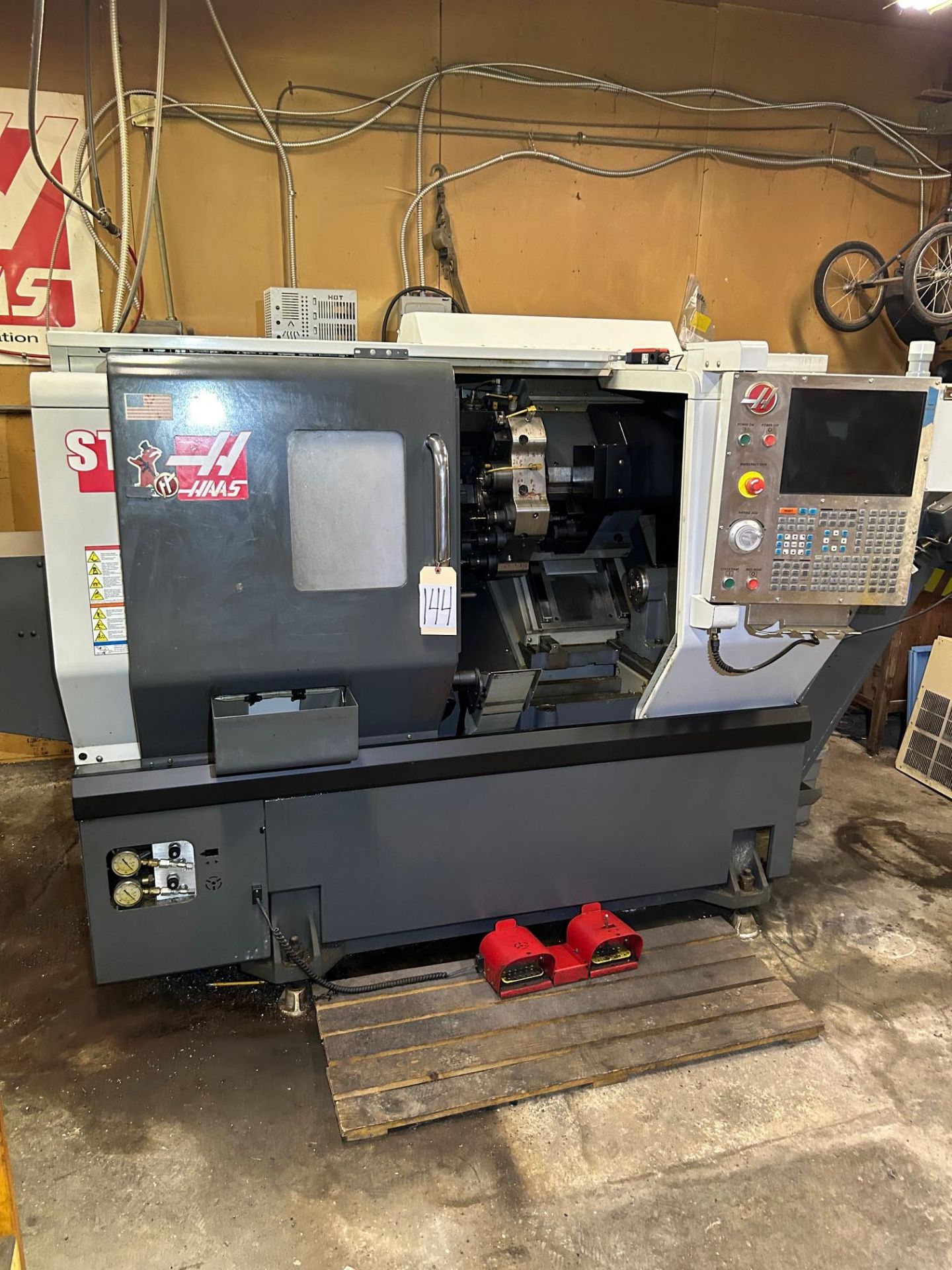 Haas ST-10Y CNC Lathe, (2013) SN: 3095763, Live Tooling, Hennig Chip Conveyor, Model: 30-5494B, incl - Image 3 of 32