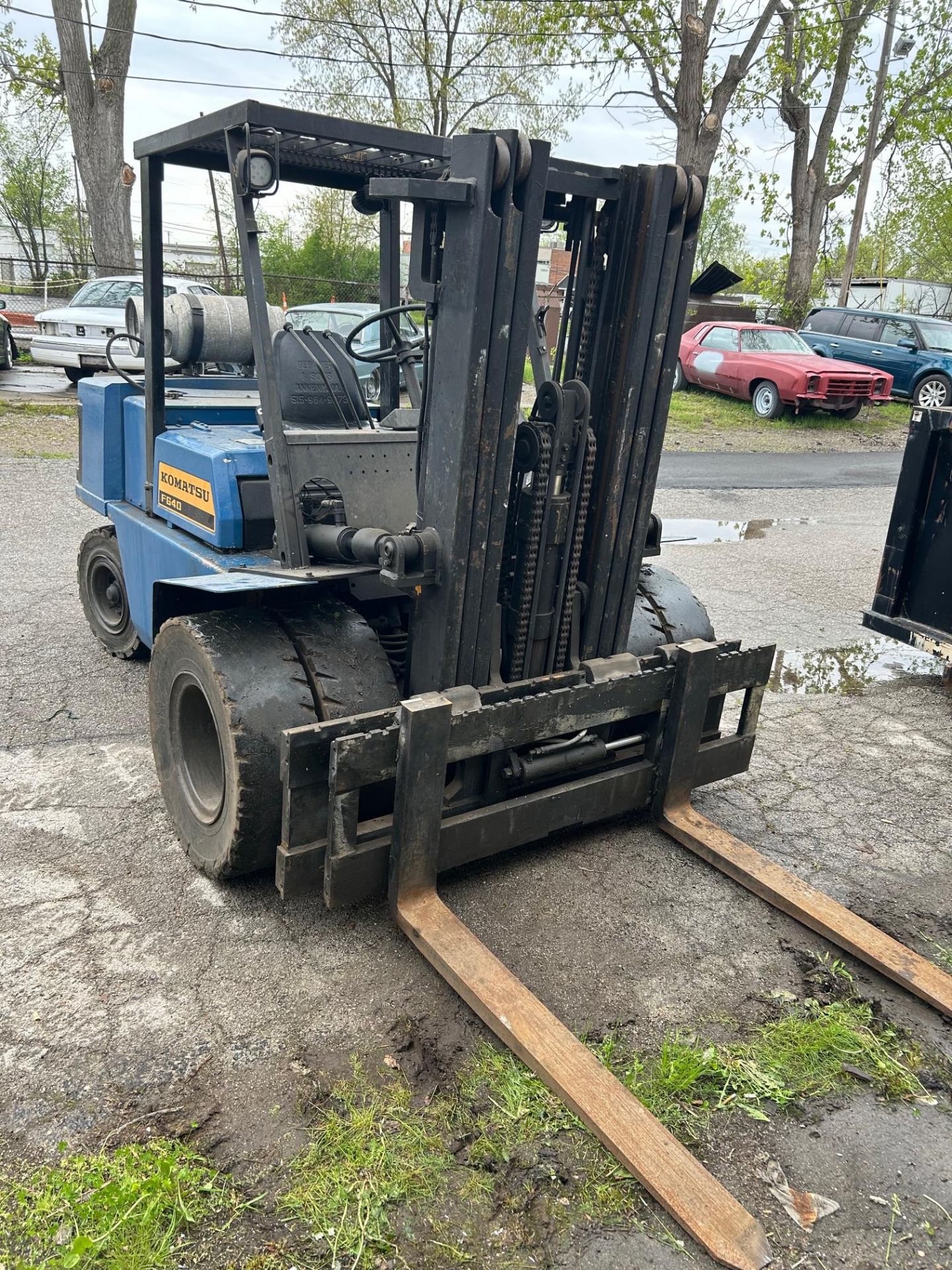 8,000 LBS KOMATSU MODEL: FG40T FORKLIFT