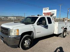 2011 CHEVROLET SILVERADO 3500HD SERVICE TRUCK