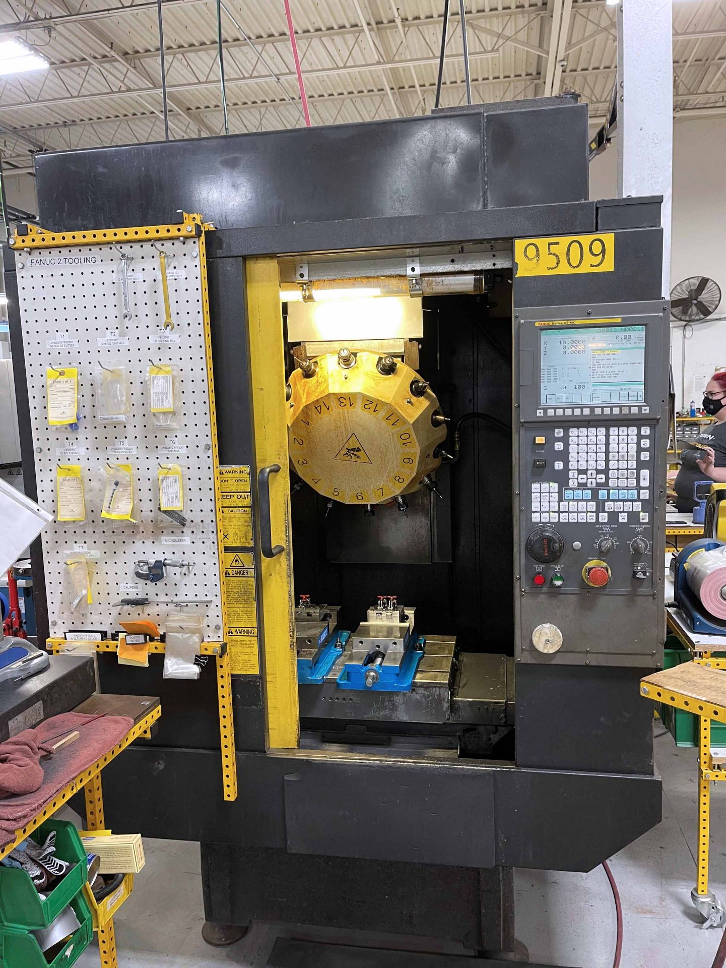 Fanuc Robodrill Mate A04B-0098-B101 Vertical Machining Center (2007) - Image 5 of 5