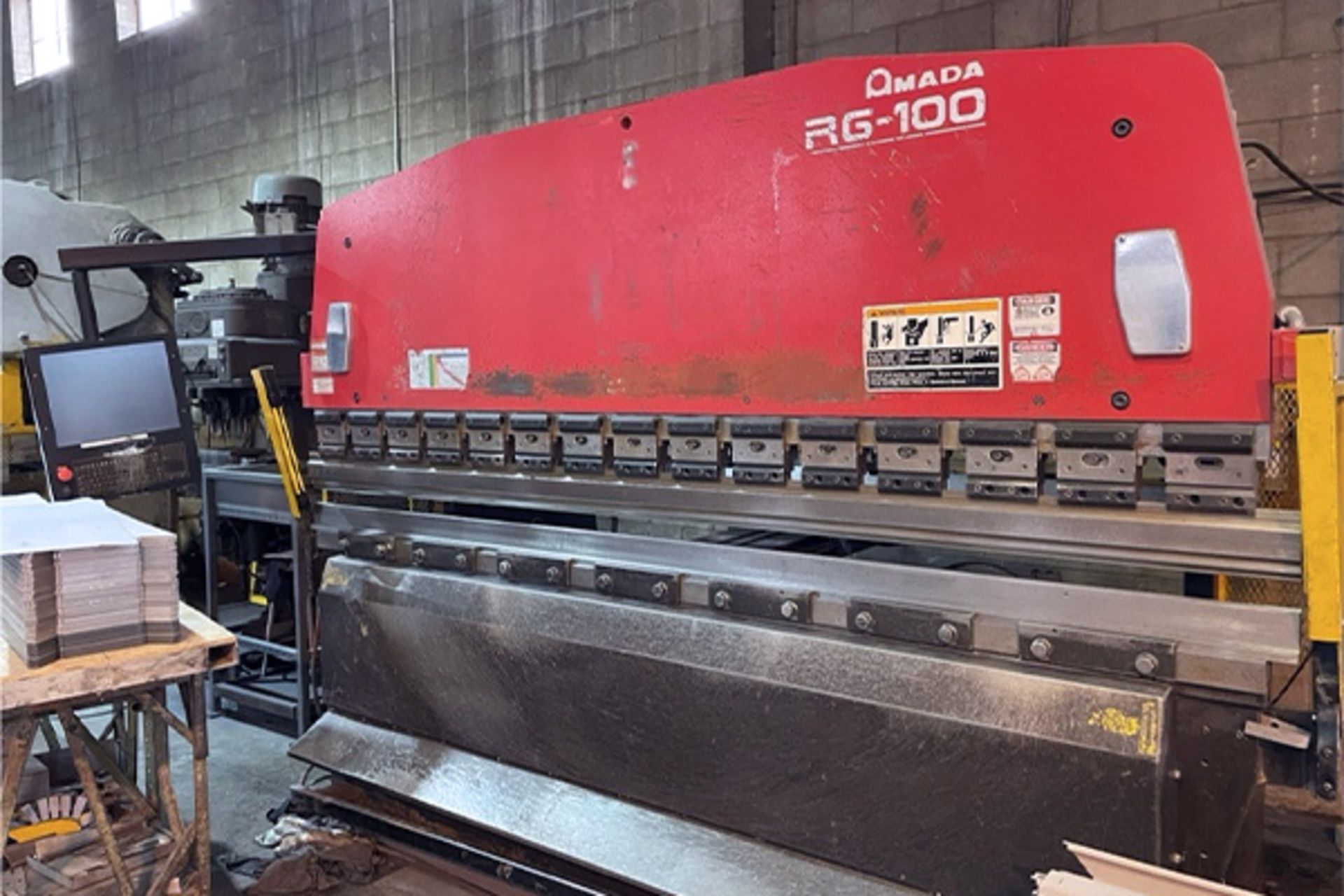 Amada RG-100 Hydraulic Press Brake (2002)