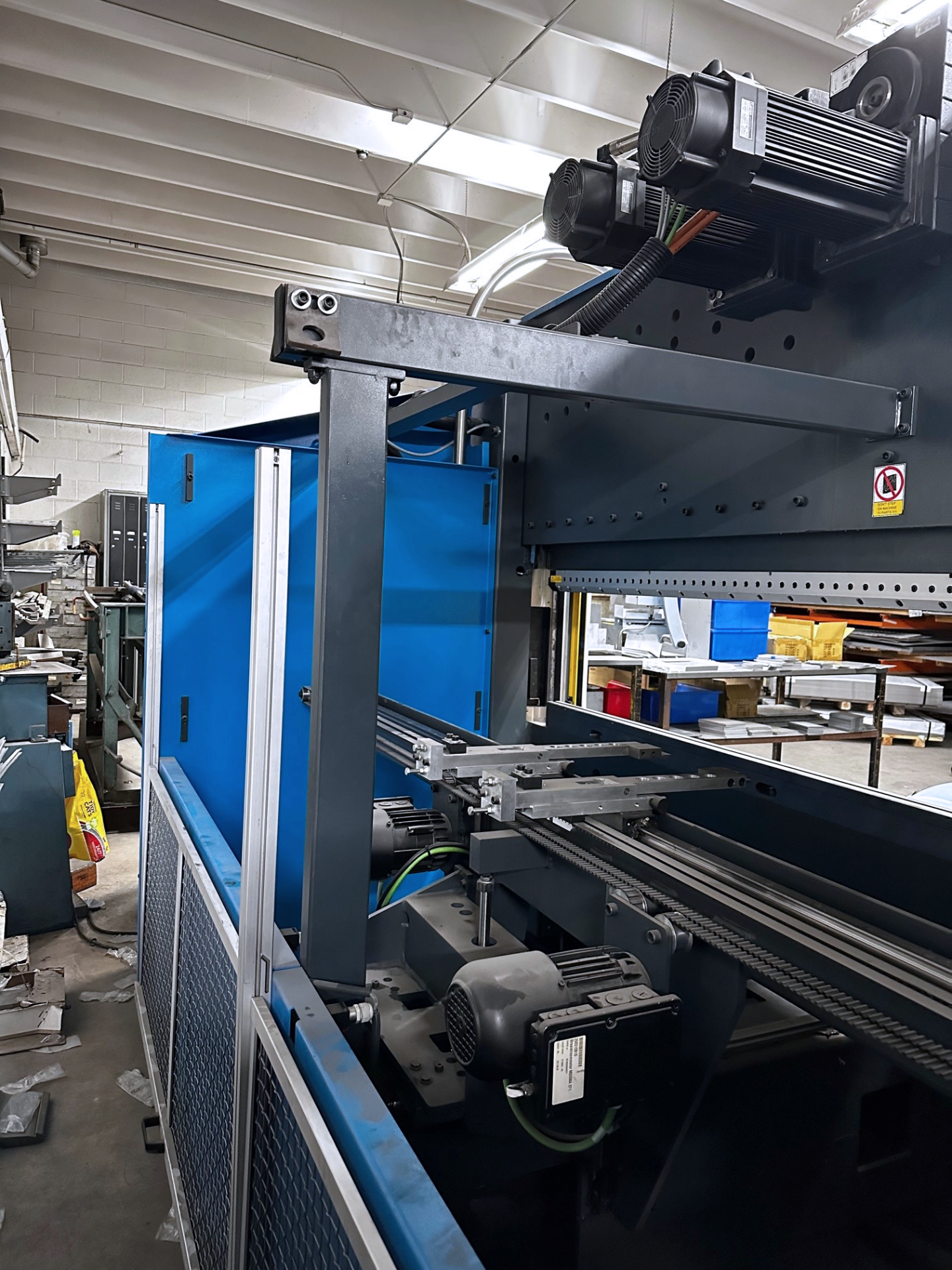 Finn-Power 100-3100 TS 1 Servo Mechatronic Press Brake (2006) - Image 7 of 9