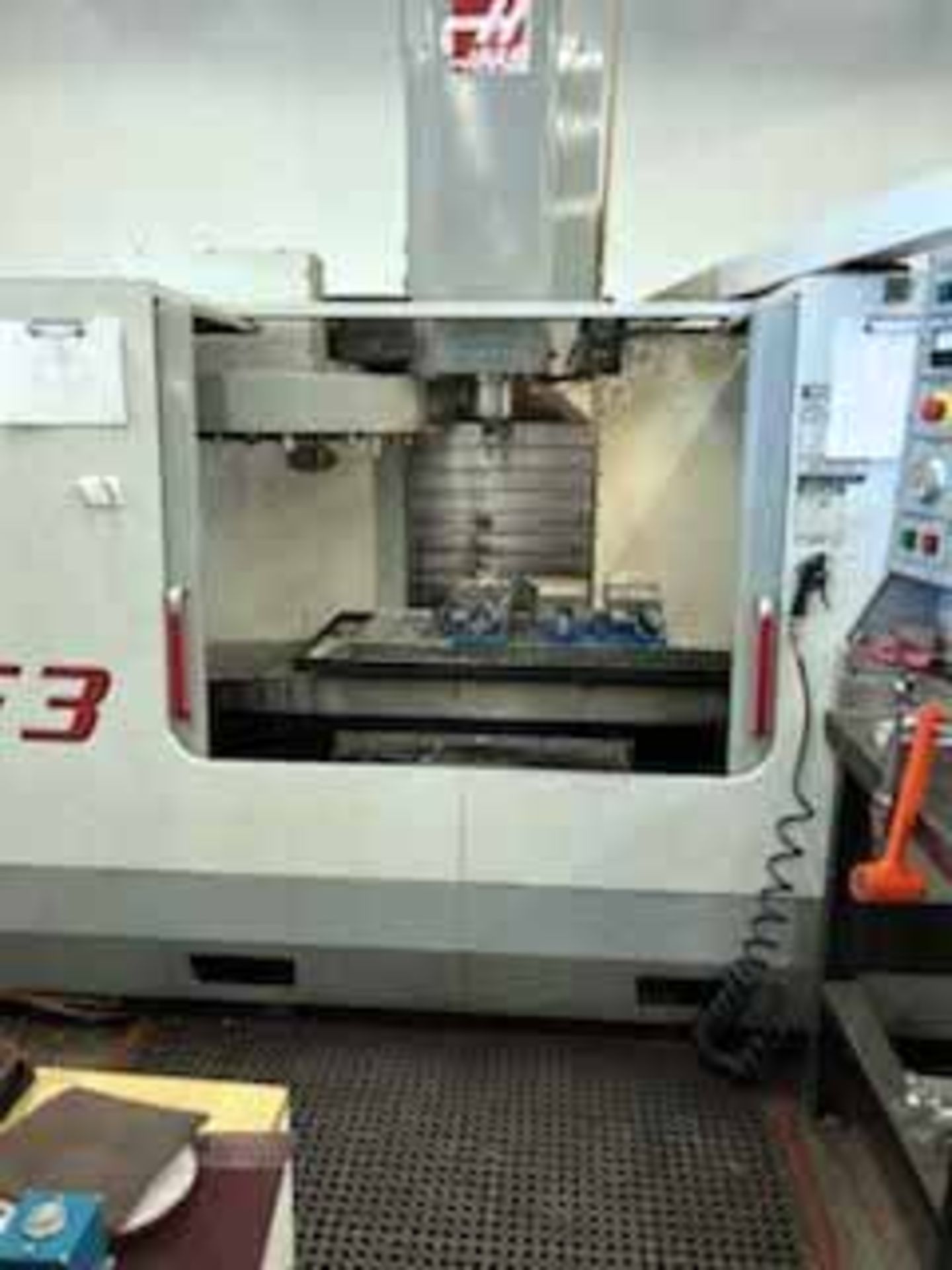 Haas VF-3 Vertical Machining Center (2000) - Image 4 of 9