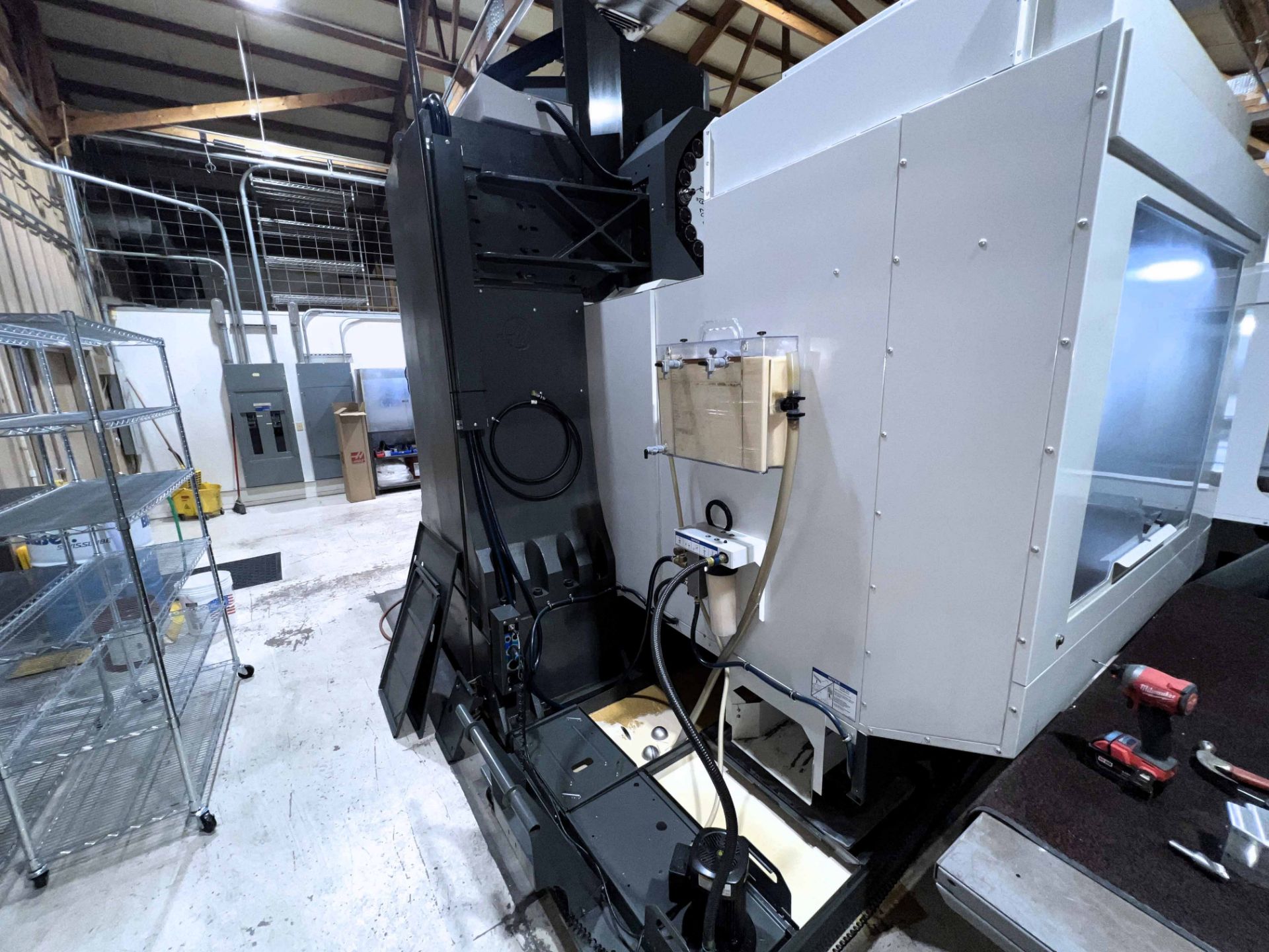 Haas VF-7 Vertical Machining Center (2015) - Image 9 of 13
