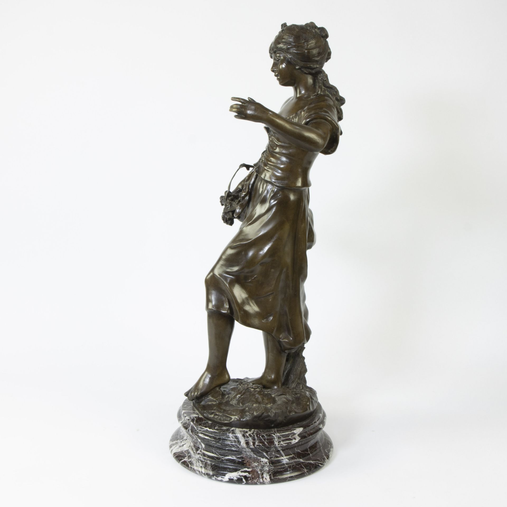 Auguste MOREAU (1834-1917), bronze Jeune fille, signed - Bild 2 aus 5