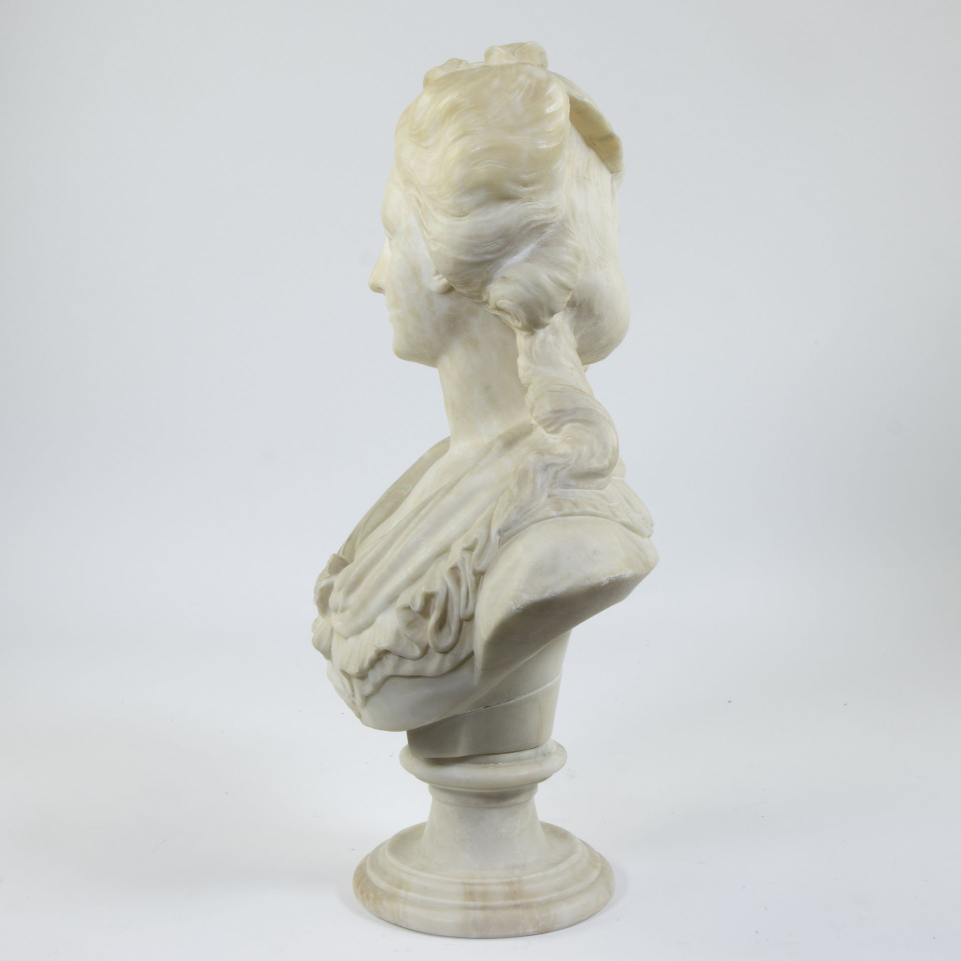 Augustin PAJOU (1730-1809), alabaster female bust, signed - Image 2 of 5