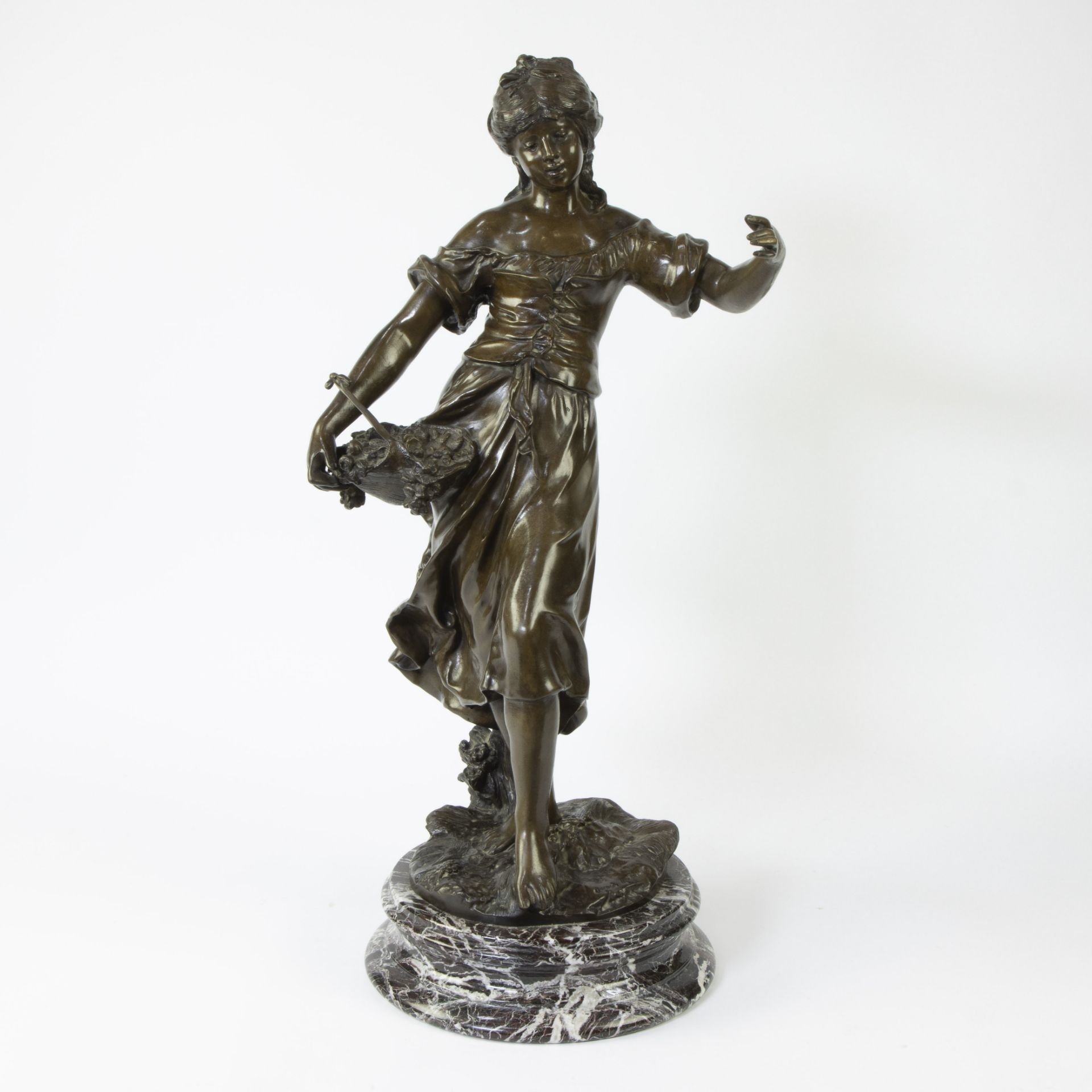Auguste MOREAU (1834-1917), bronze Jeune fille, signed