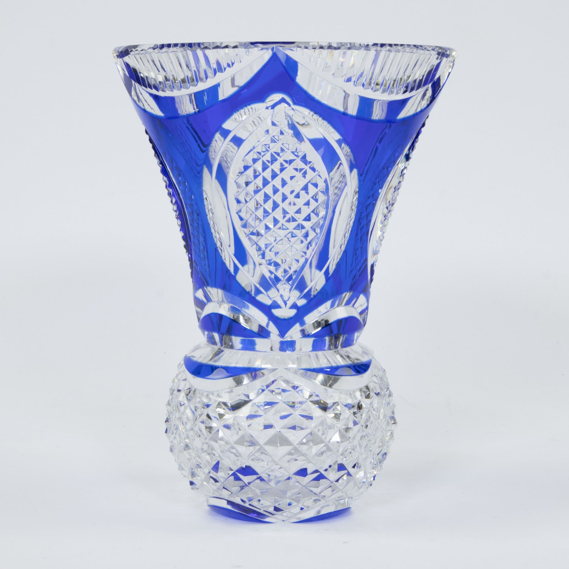 Val Saint Lambert clear and blue cut crystal vase model OMER, signed and numbered 90/50/150 - Image 2 of 5