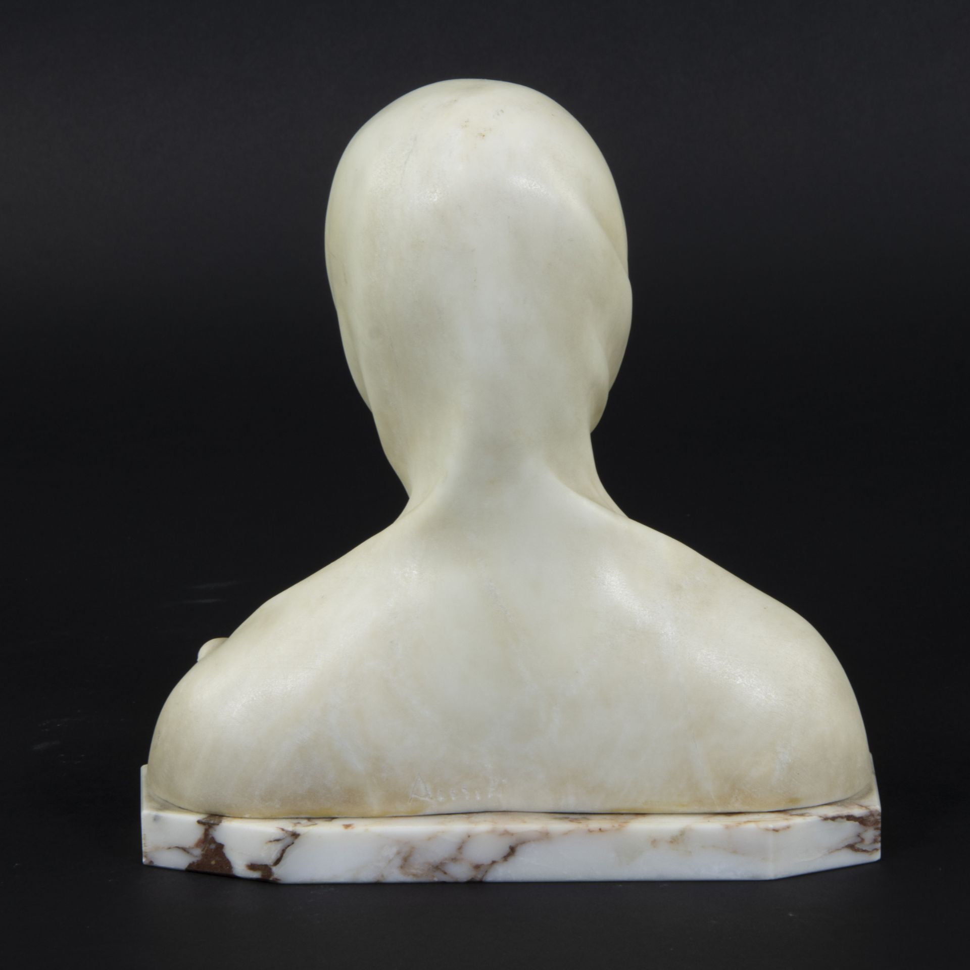 Richard AURILI (1864-1943), marble bust of a girl, signed - Image 3 of 5